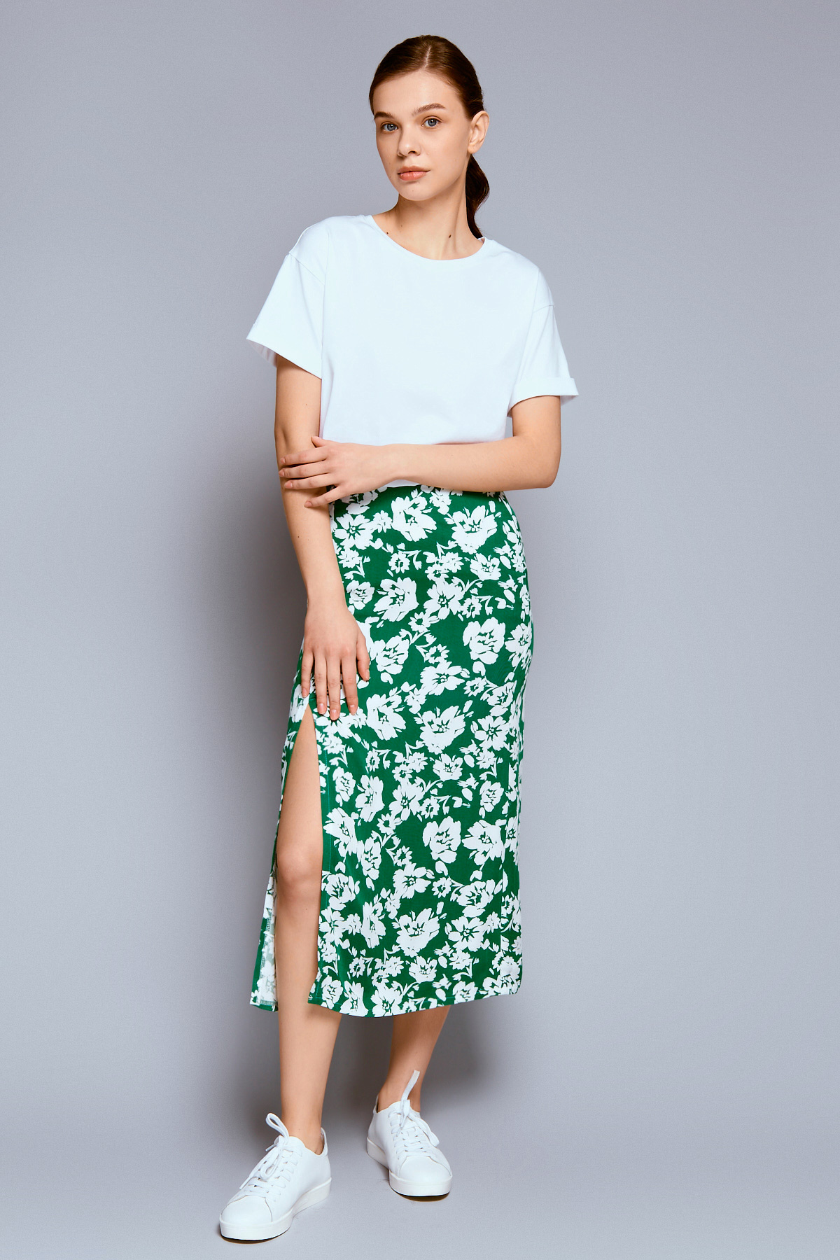 Green midi skirt with «white flowers» print and side slit, photo 1