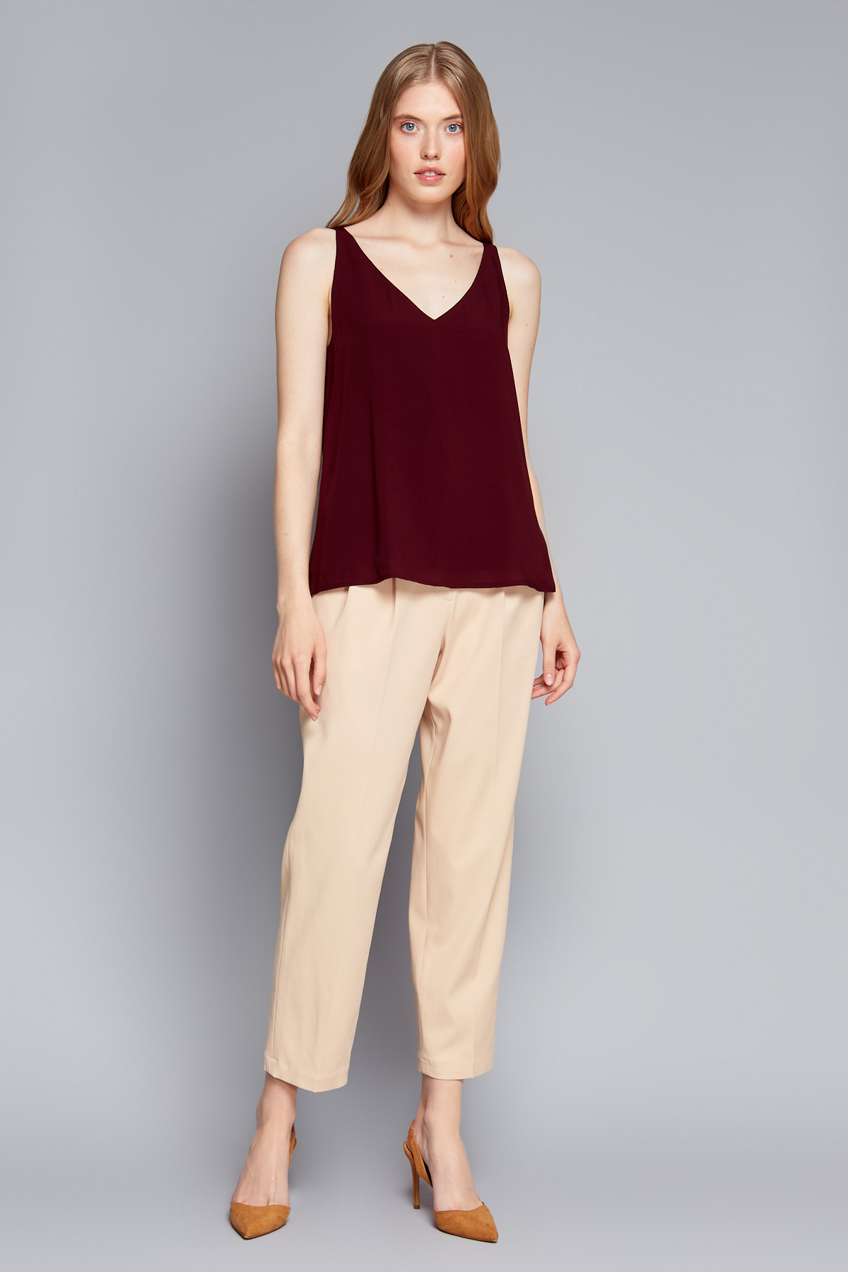 Wine red top with V-neckline, photo 1