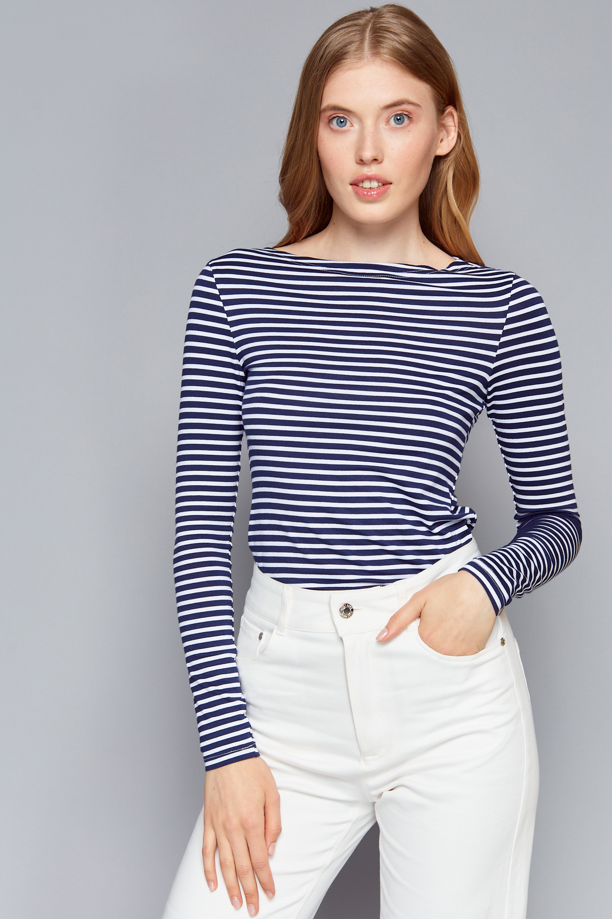 Blue and white striped knit jumper, photo 1