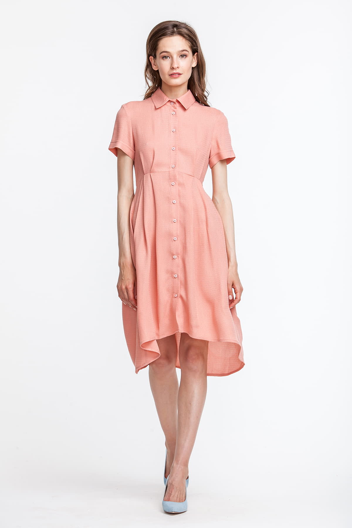 Сукня персикового кольору, з сорочковим верхом, спідниця різної довжини, фото 2