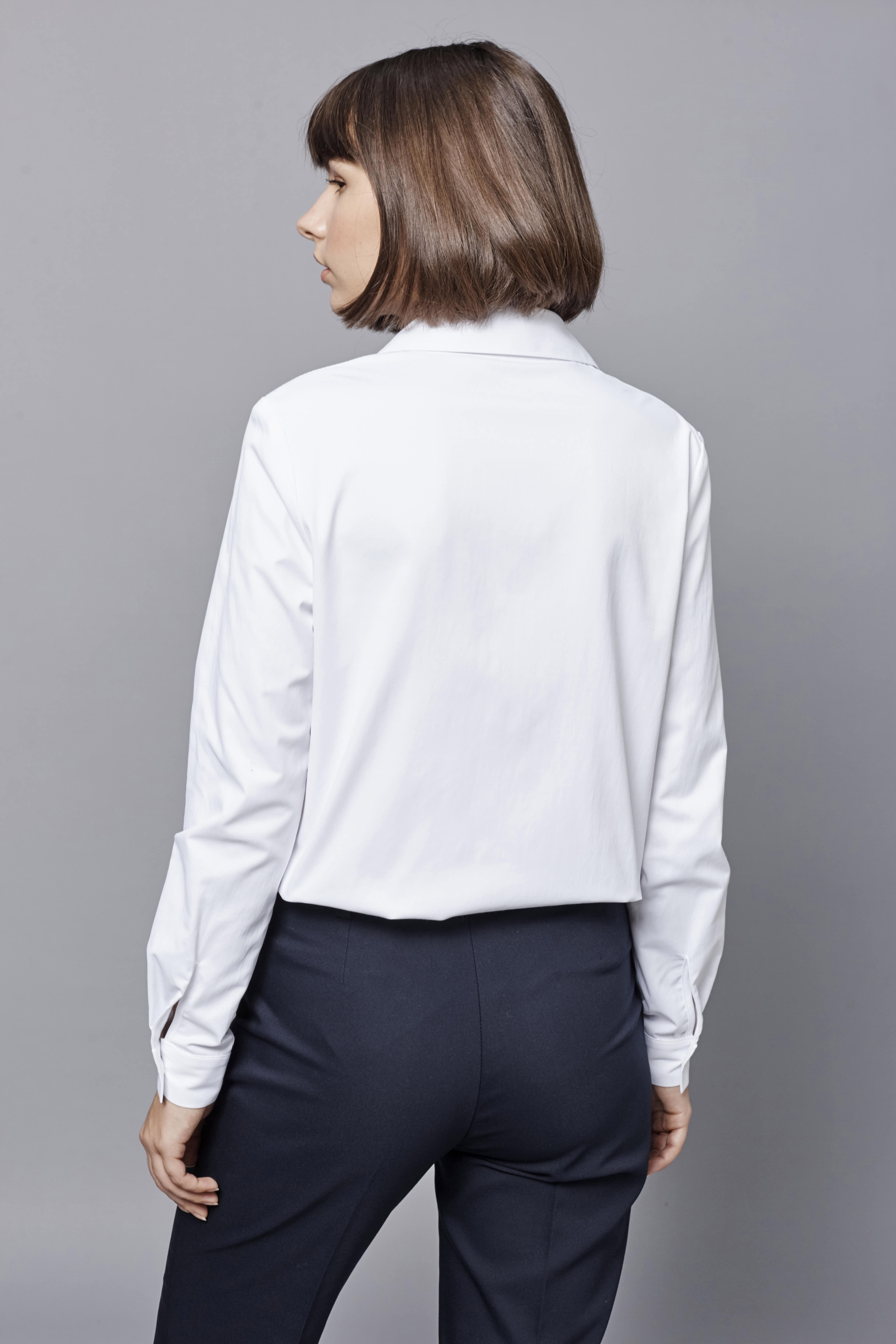 White straight-cut shirt, photo 3