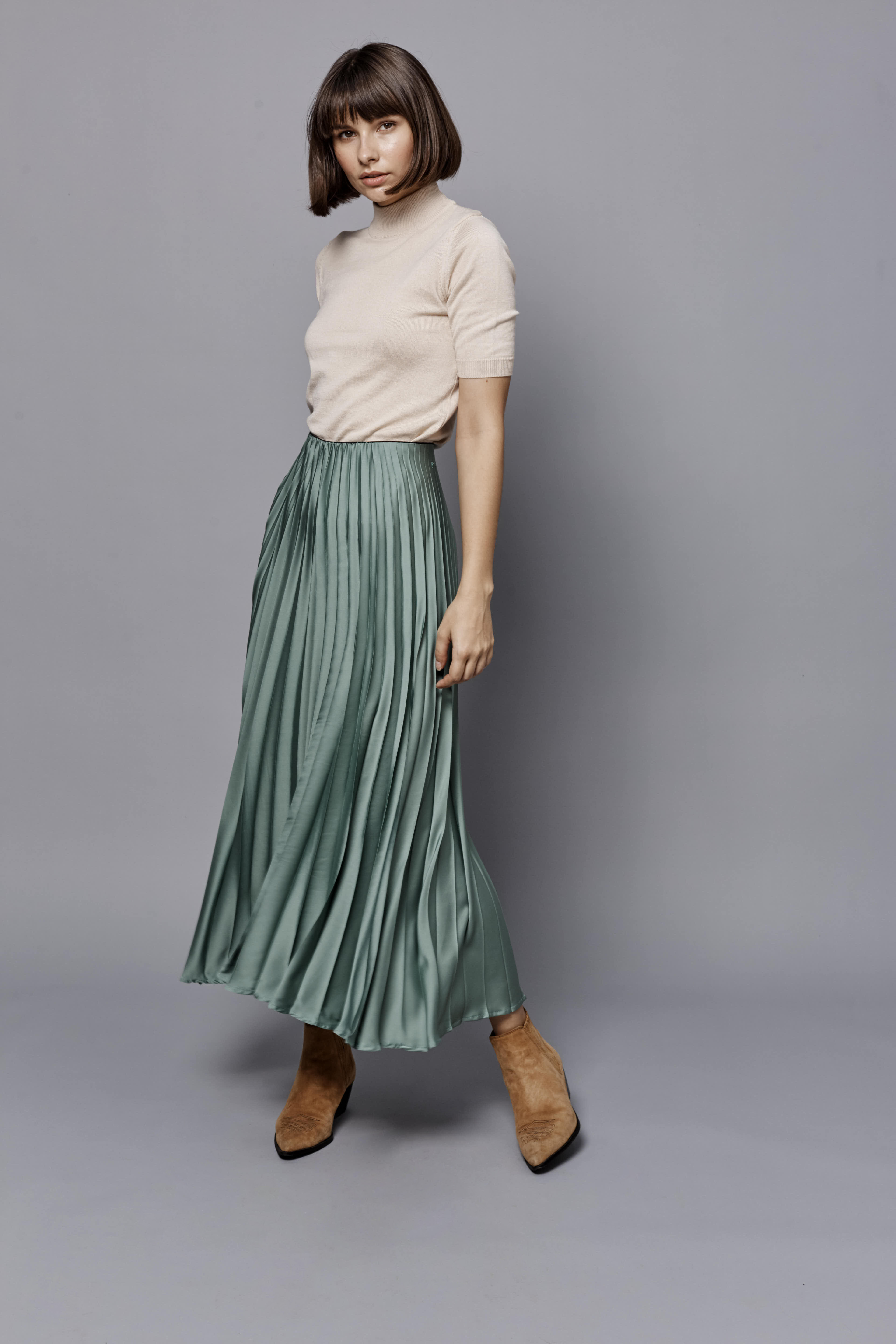 Pistachio pleated midi skirt , photo 1
