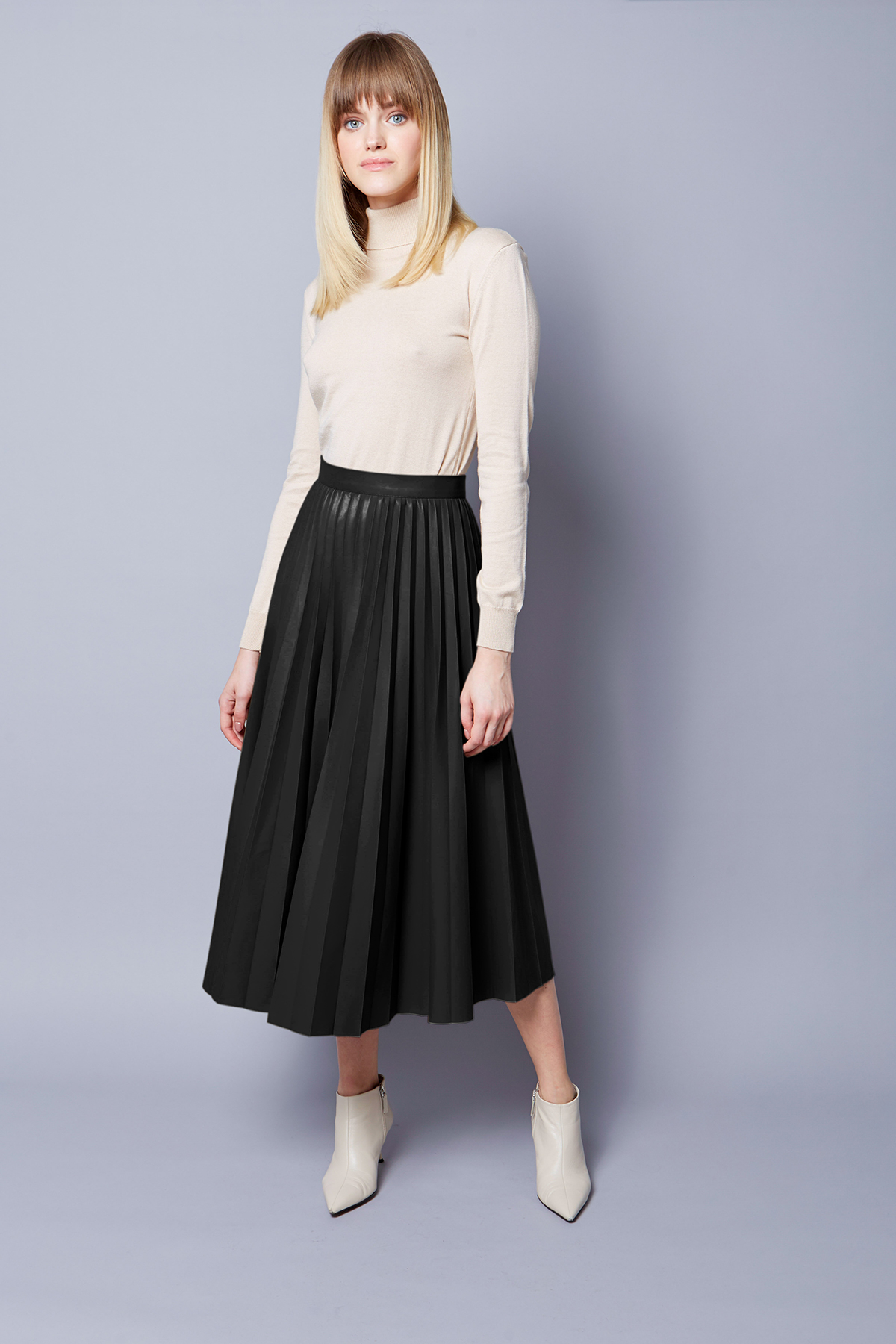 Black eco leather pleated midi skirt, photo 1