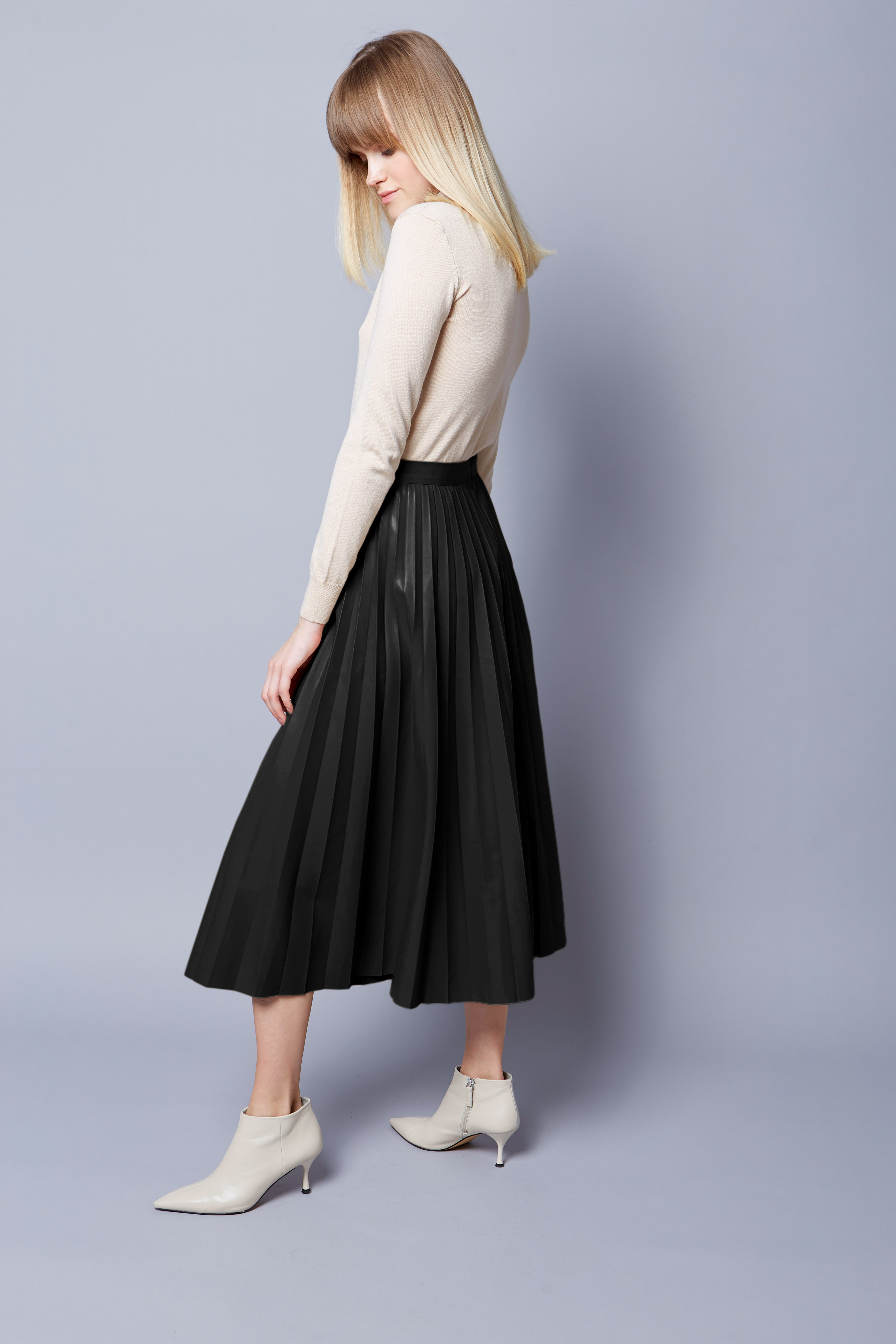 Black eco leather pleated midi skirt, photo 2