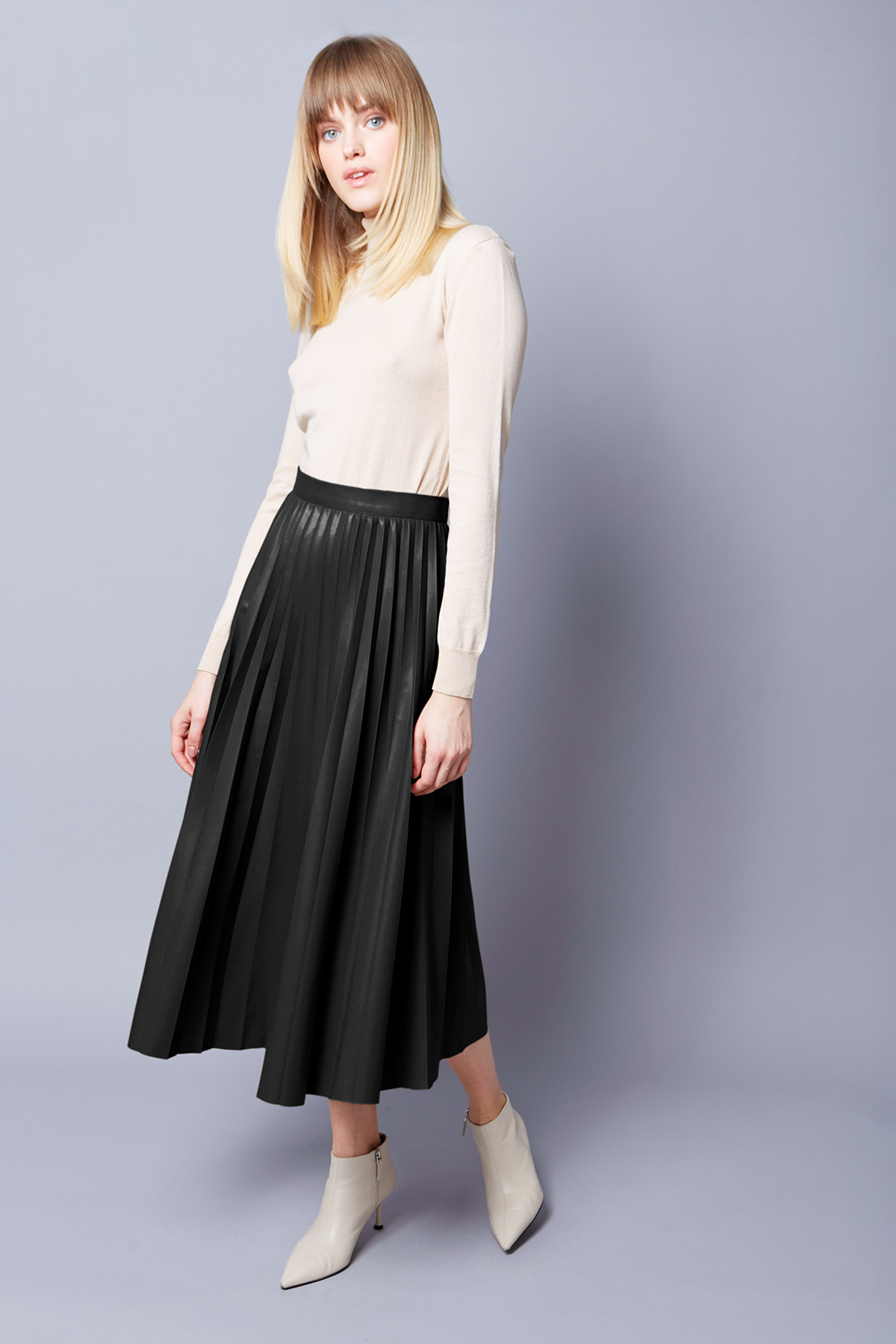 Black eco leather pleated midi skirt, photo 3