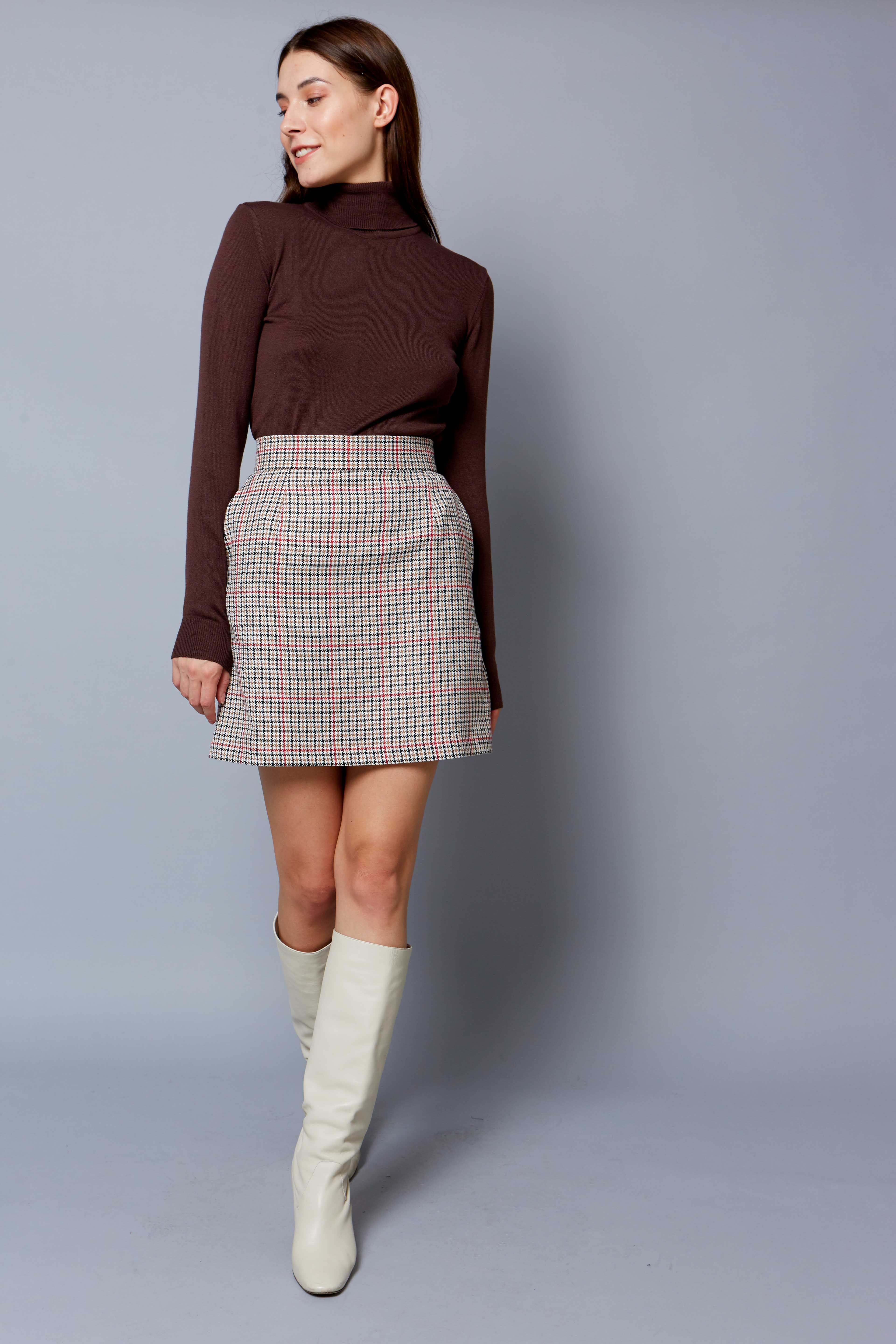 Short check a-line skirt, photo 1