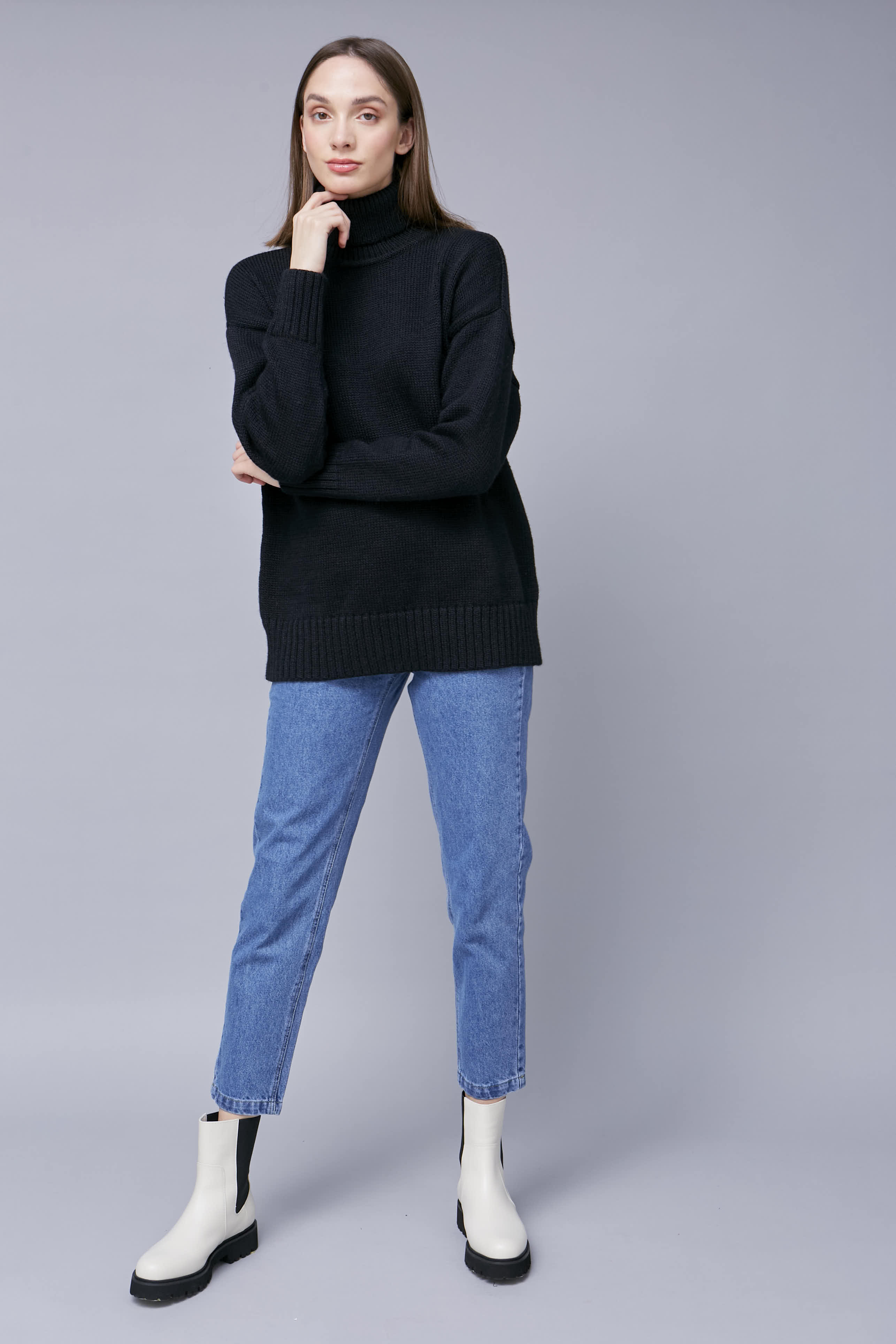 Чорний в'язаний светр з високим коміром, фото 2