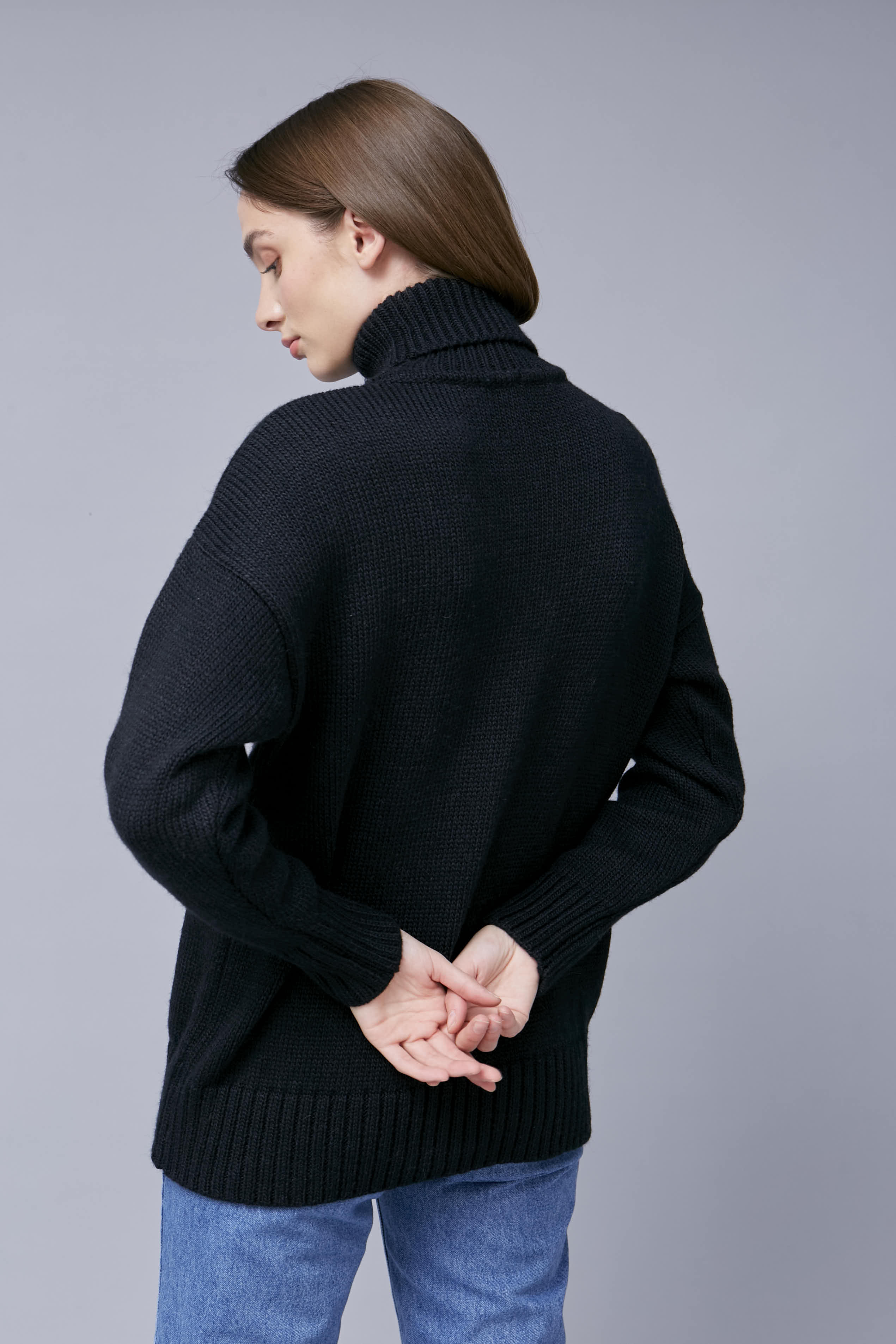 Чорний в'язаний светр з високим коміром, фото 3
