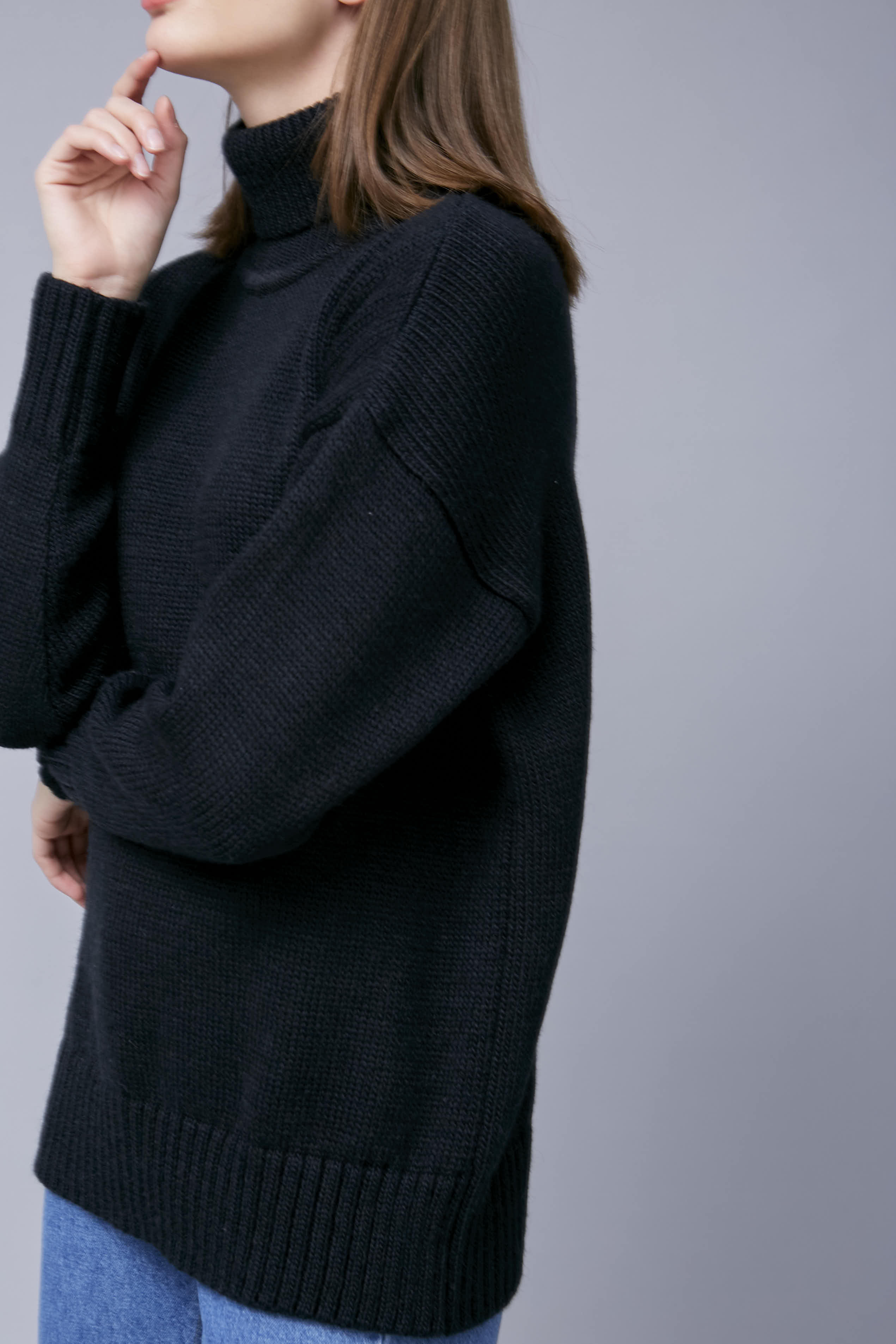 Чорний в'язаний светр з високим коміром, фото 4