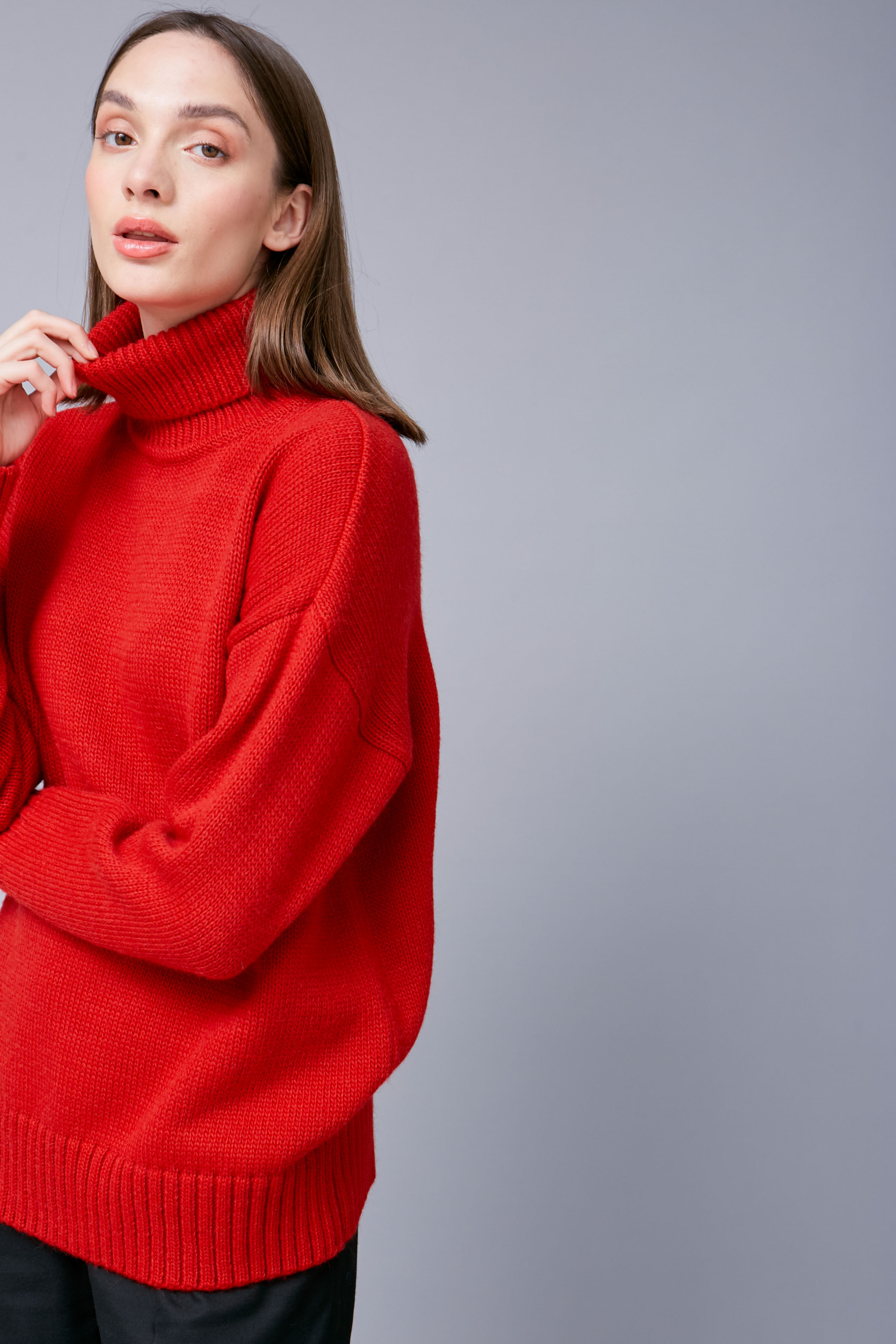 Червоний в'язаний светр з високим коміром, фото 1