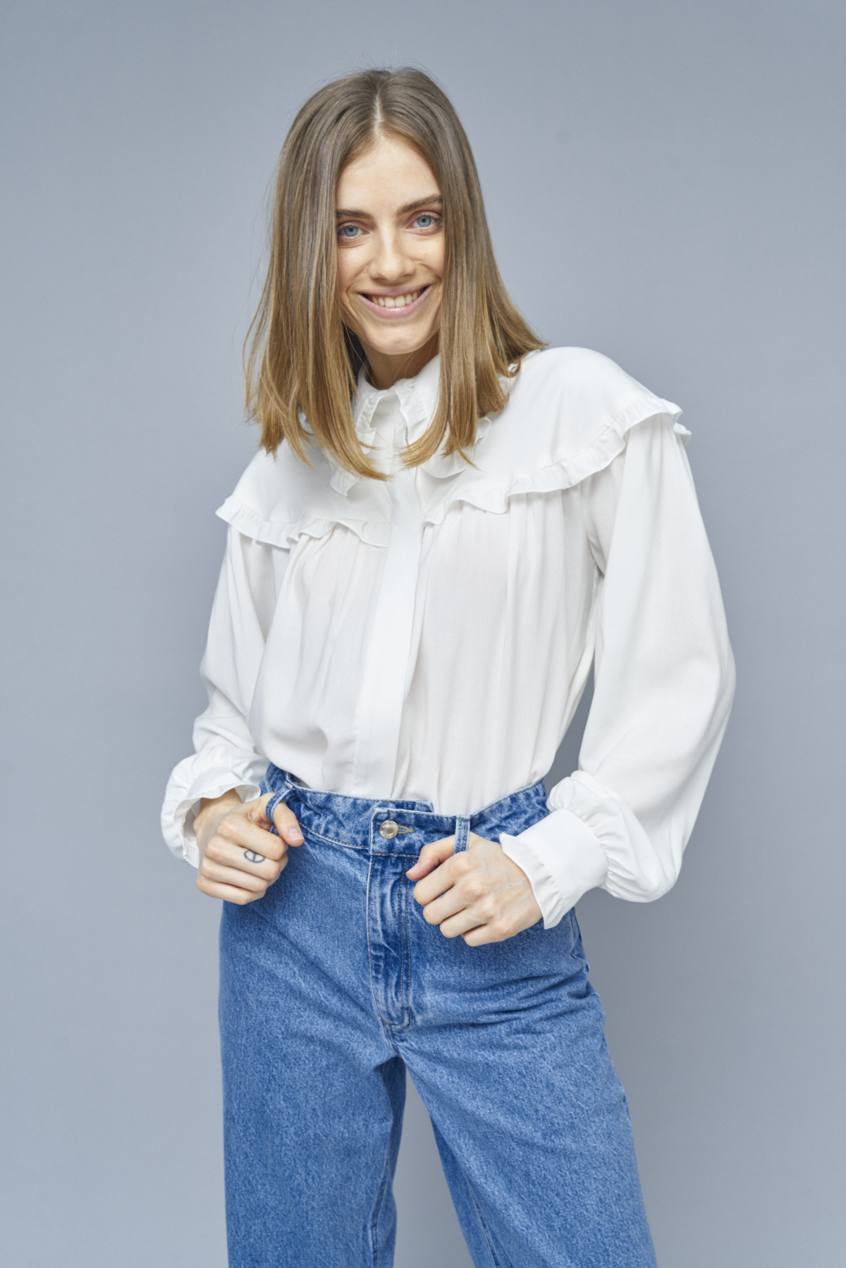 Milk-colored blouse-shirt with ruffles, photo 1