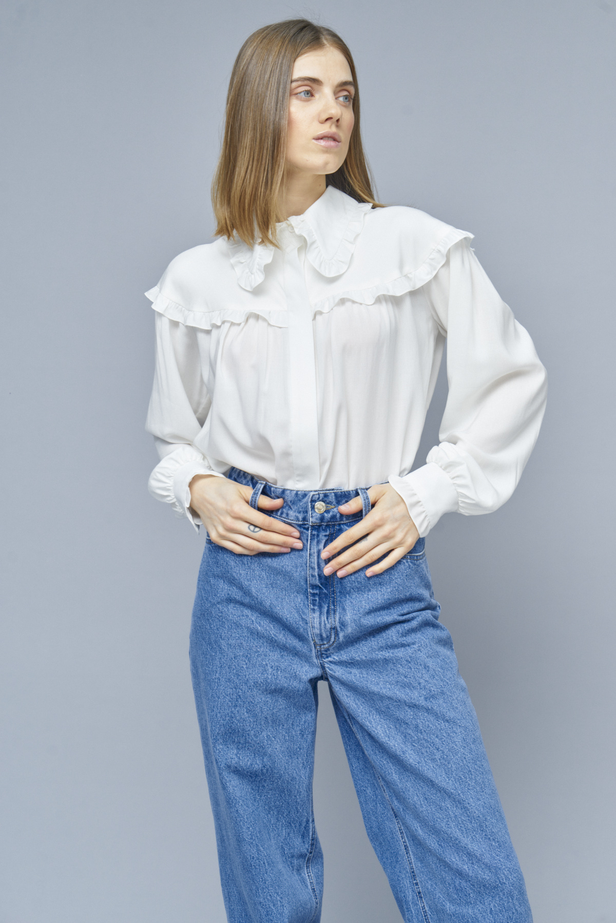 Блуза-рубашка свободного покроя с рюшами молочного цвета, фото 2