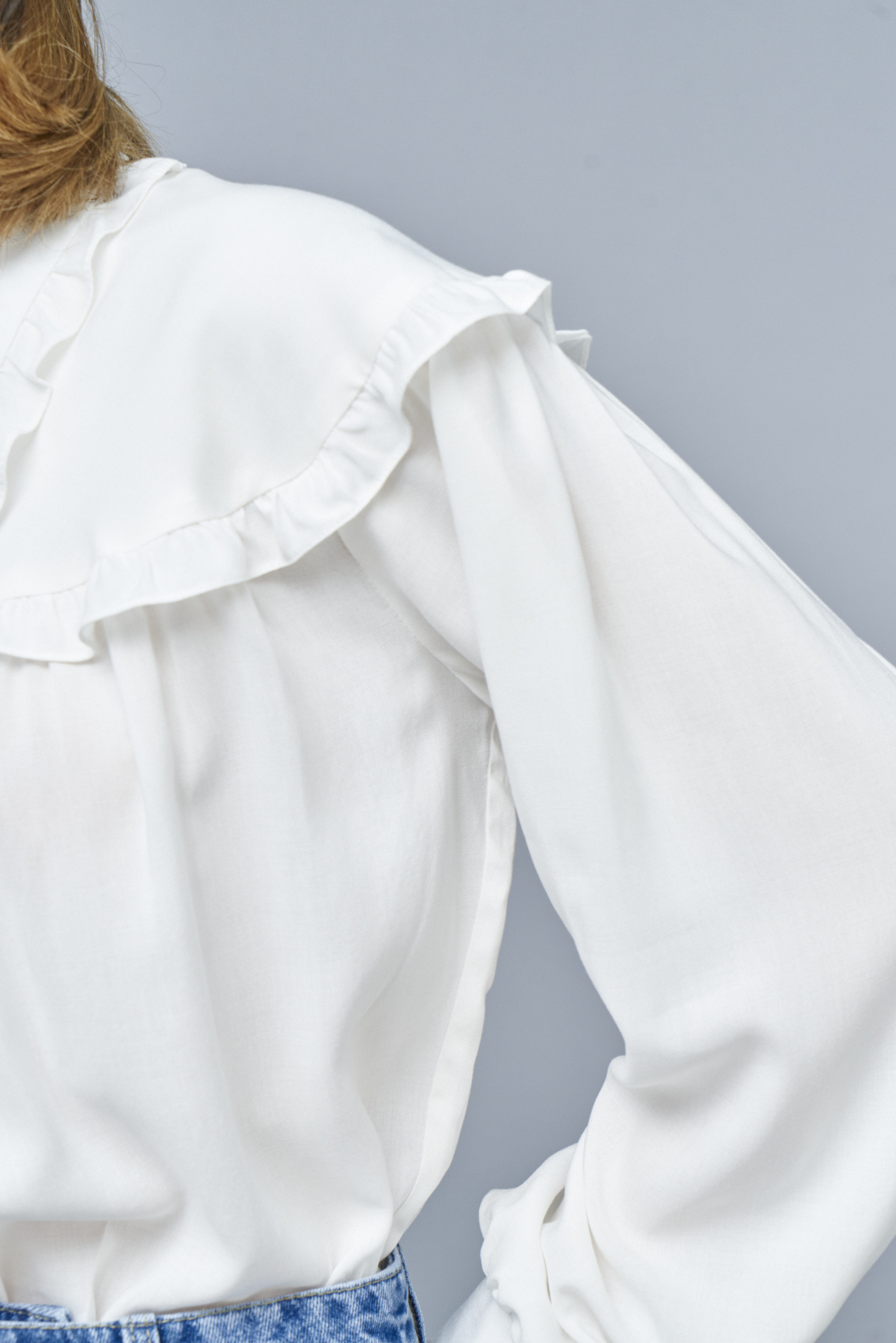 Блуза-сорочка вільного покрою з рюшами молочного кольору, фото 7