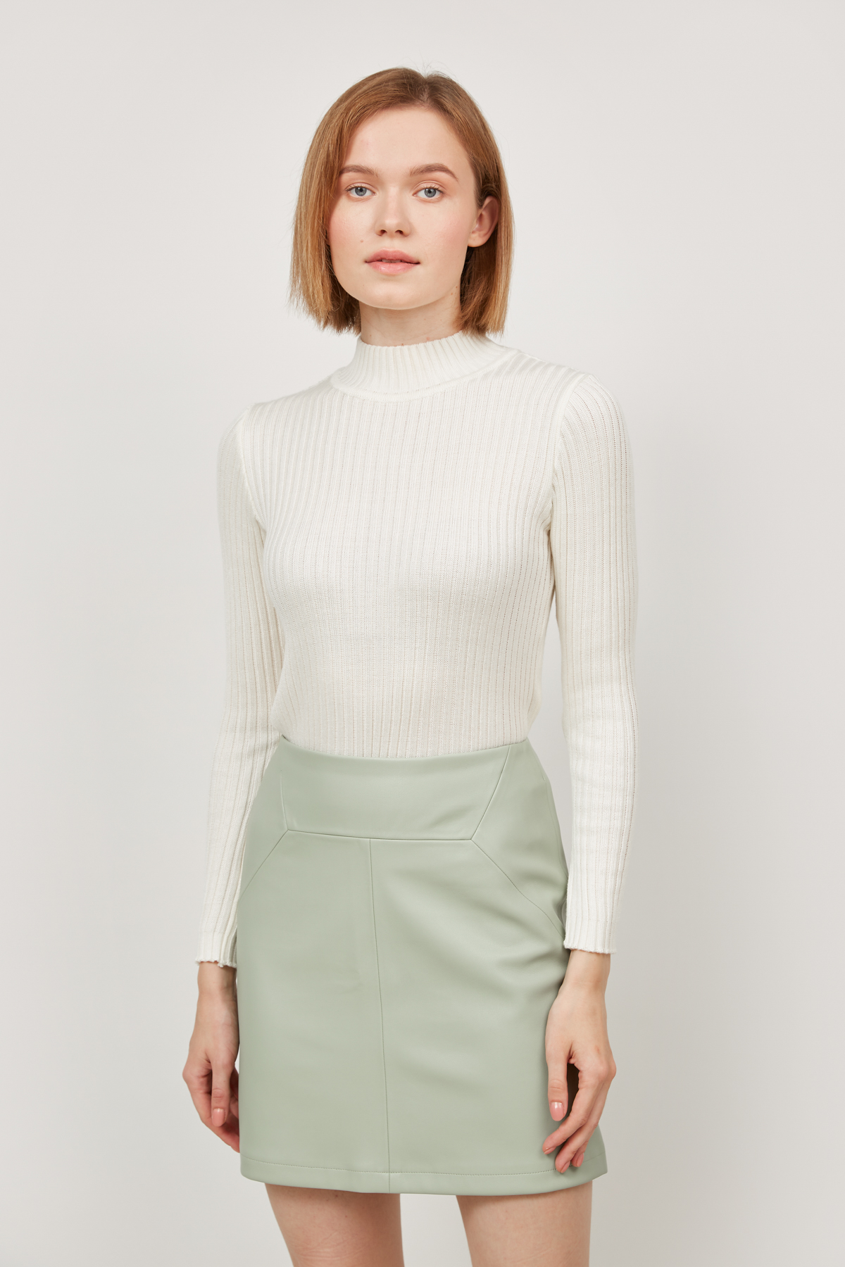 Knitted white jumper, photo 1