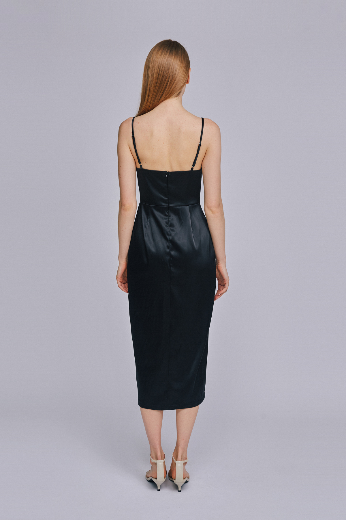 Чорна сукня-комбінація зі щільного атласу з відрізною лінією талії, фото 5