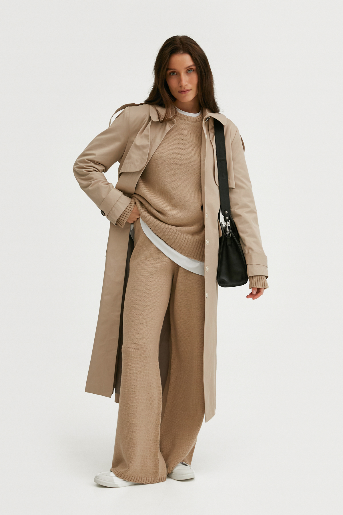 Beige trench coat with a straight silhouette, photo 4
