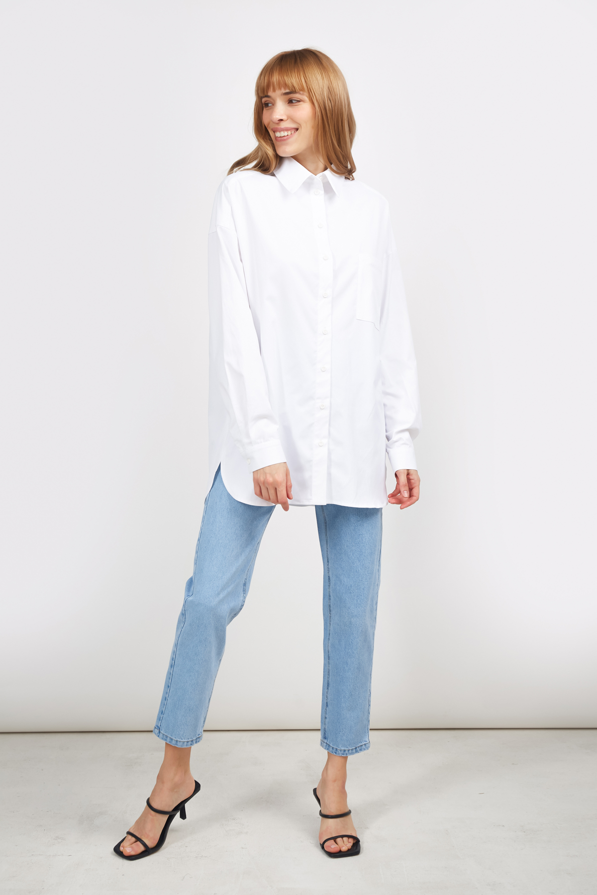 White free cut shirt with a lowered shoulder , photo 1