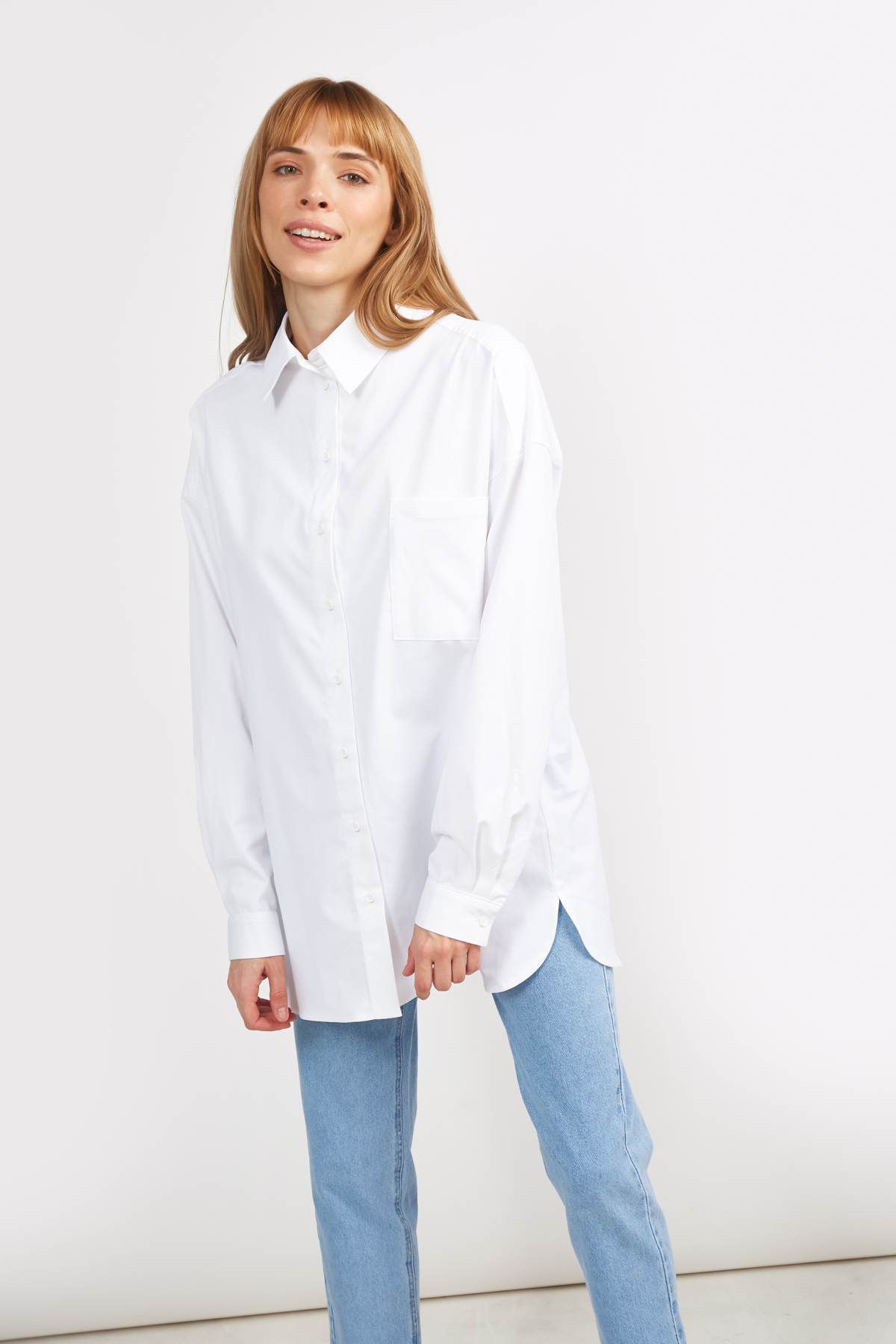 White free cut shirt with a lowered shoulder , photo 2