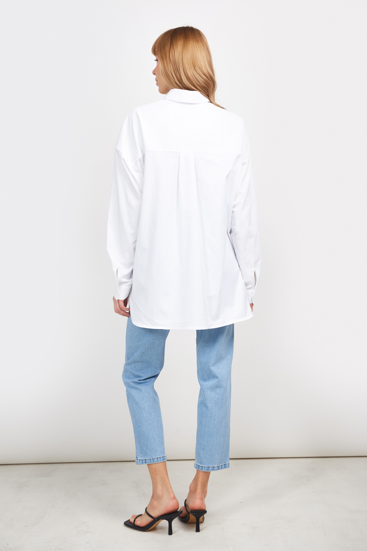 White free cut shirt with a lowered shoulder , photo 4