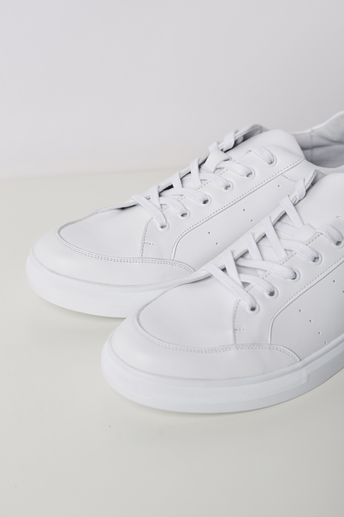 White leather sneakers, photo 5