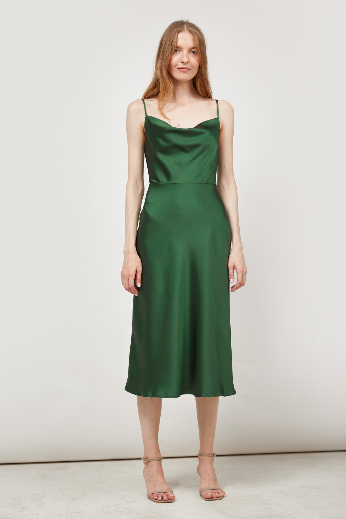 Сукня-комбінація смарагдового кольору зі щільного сатину зі складкою в області декольте, фото 2