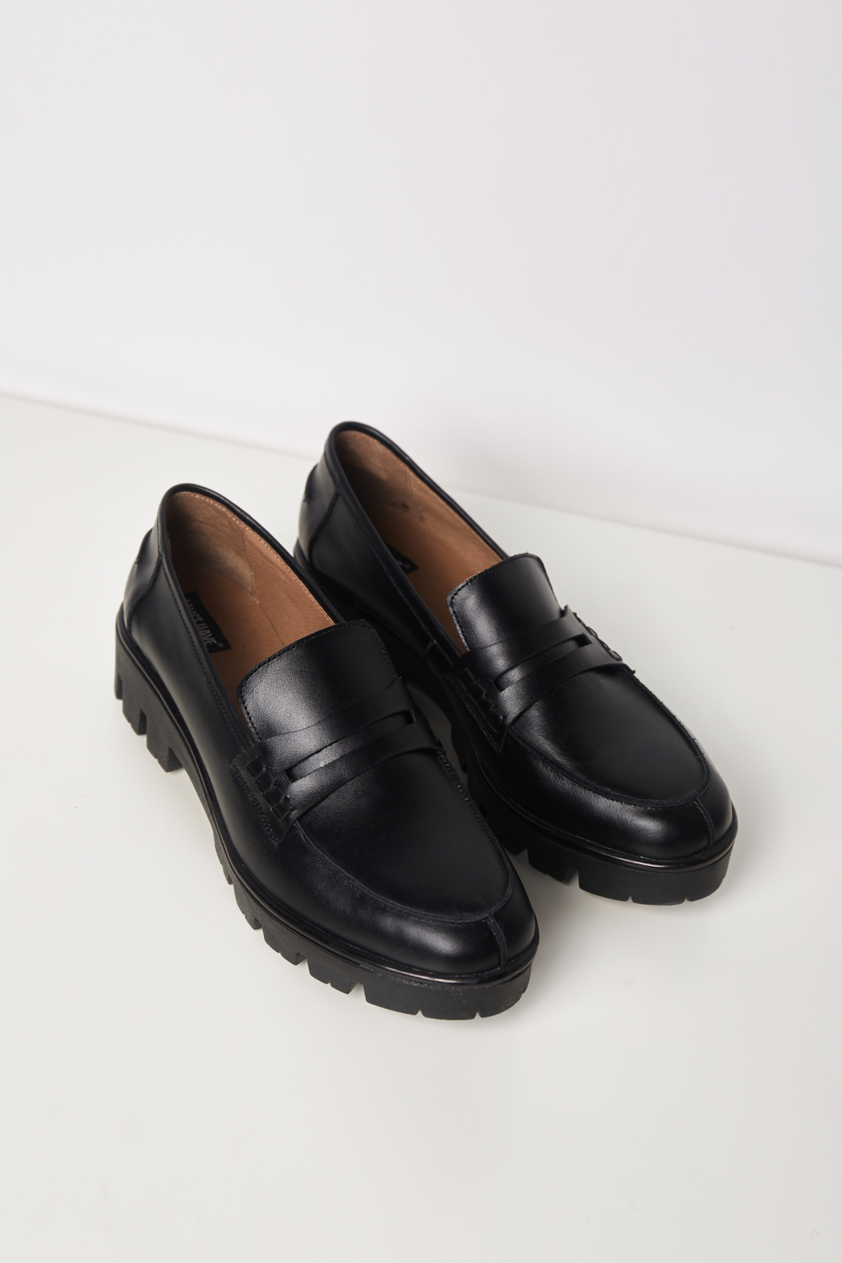 Black genuine leather loafers, photo 2