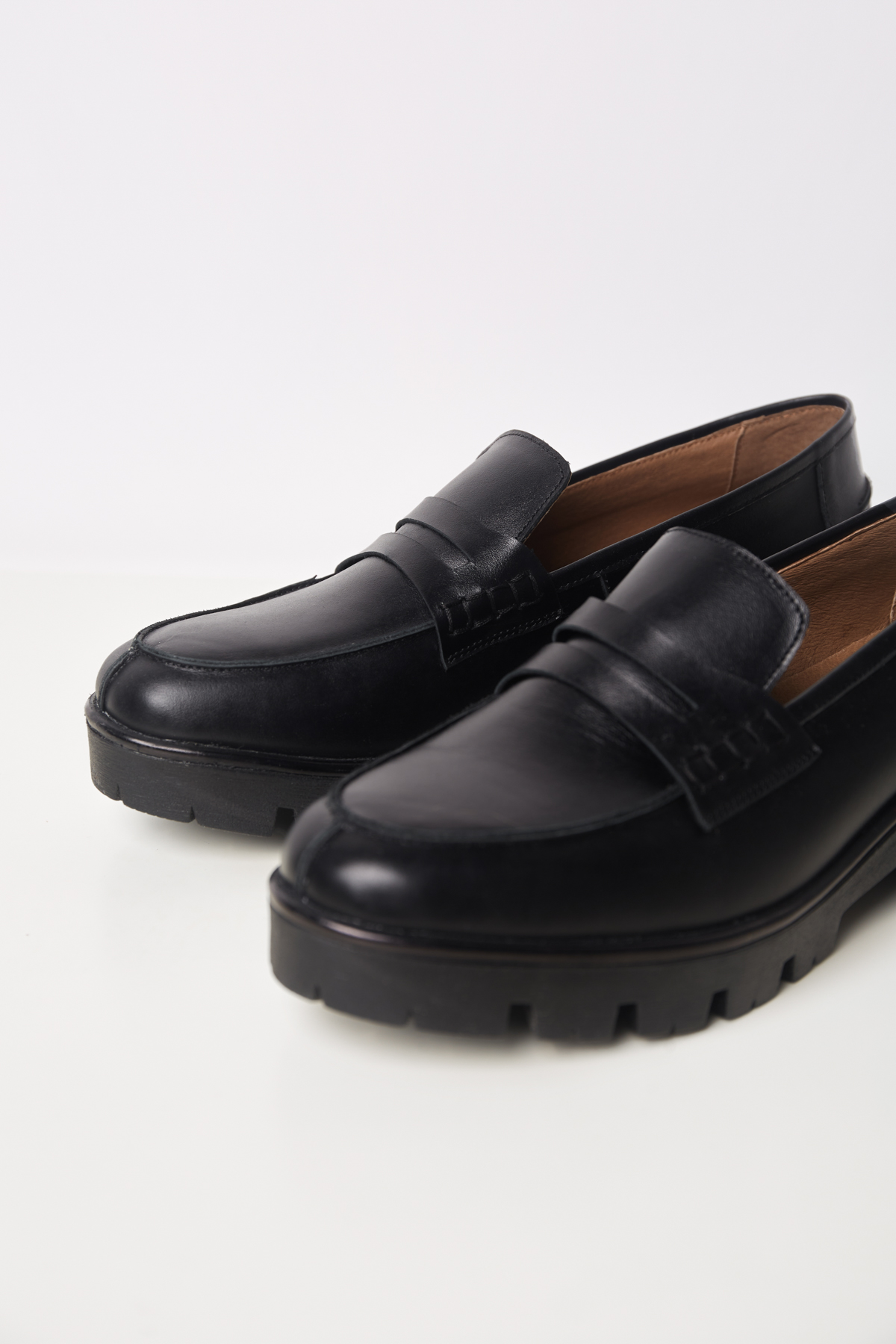 Black genuine leather loafers, photo 4