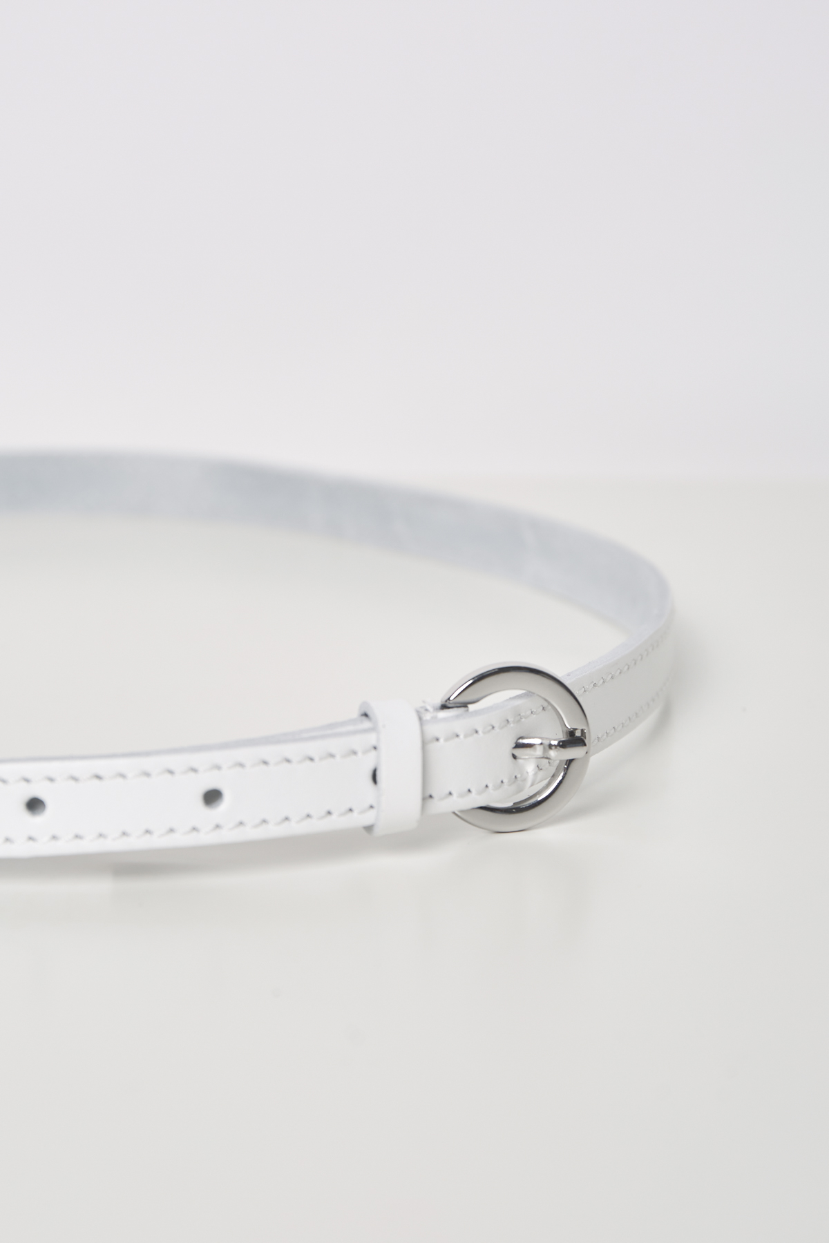 White leather narrow belt, photo 1