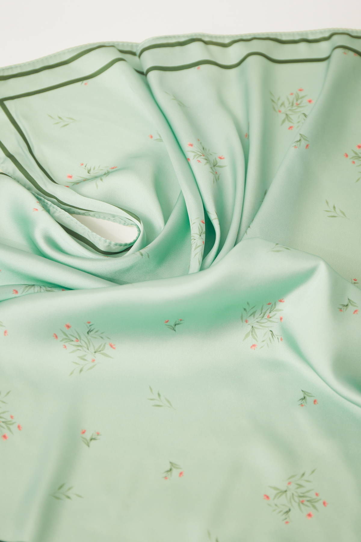 Big kerchief with print "Mint flowers", photo 3