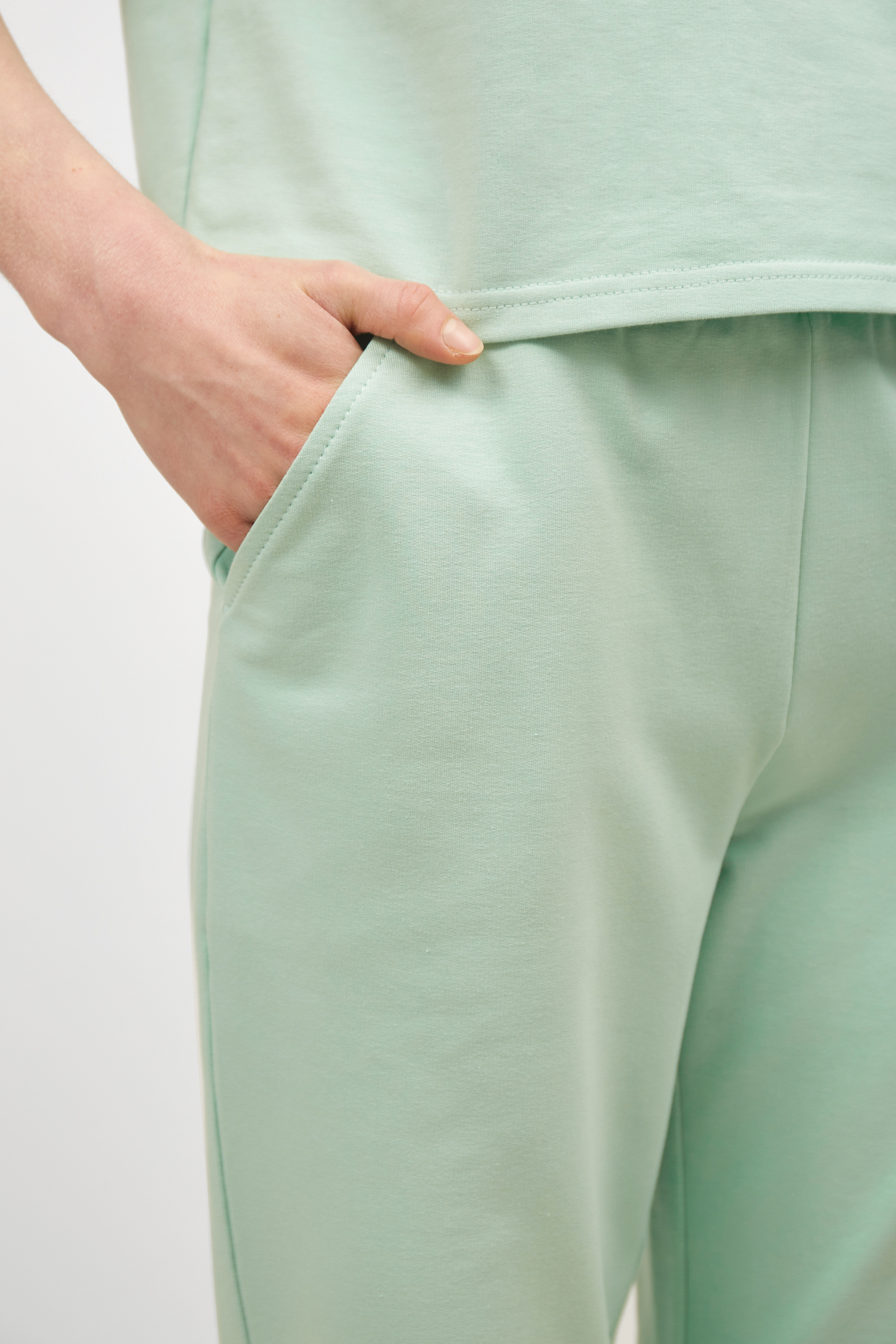 Трикотажні брюки-джогери фісташкового кольору, фото 3
