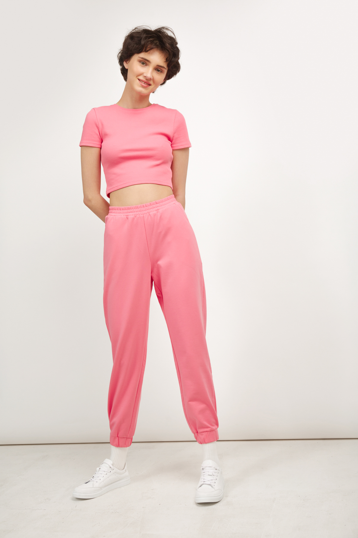 Трикотажні укорочені брюки-джогери рожевого кольору, фото 1