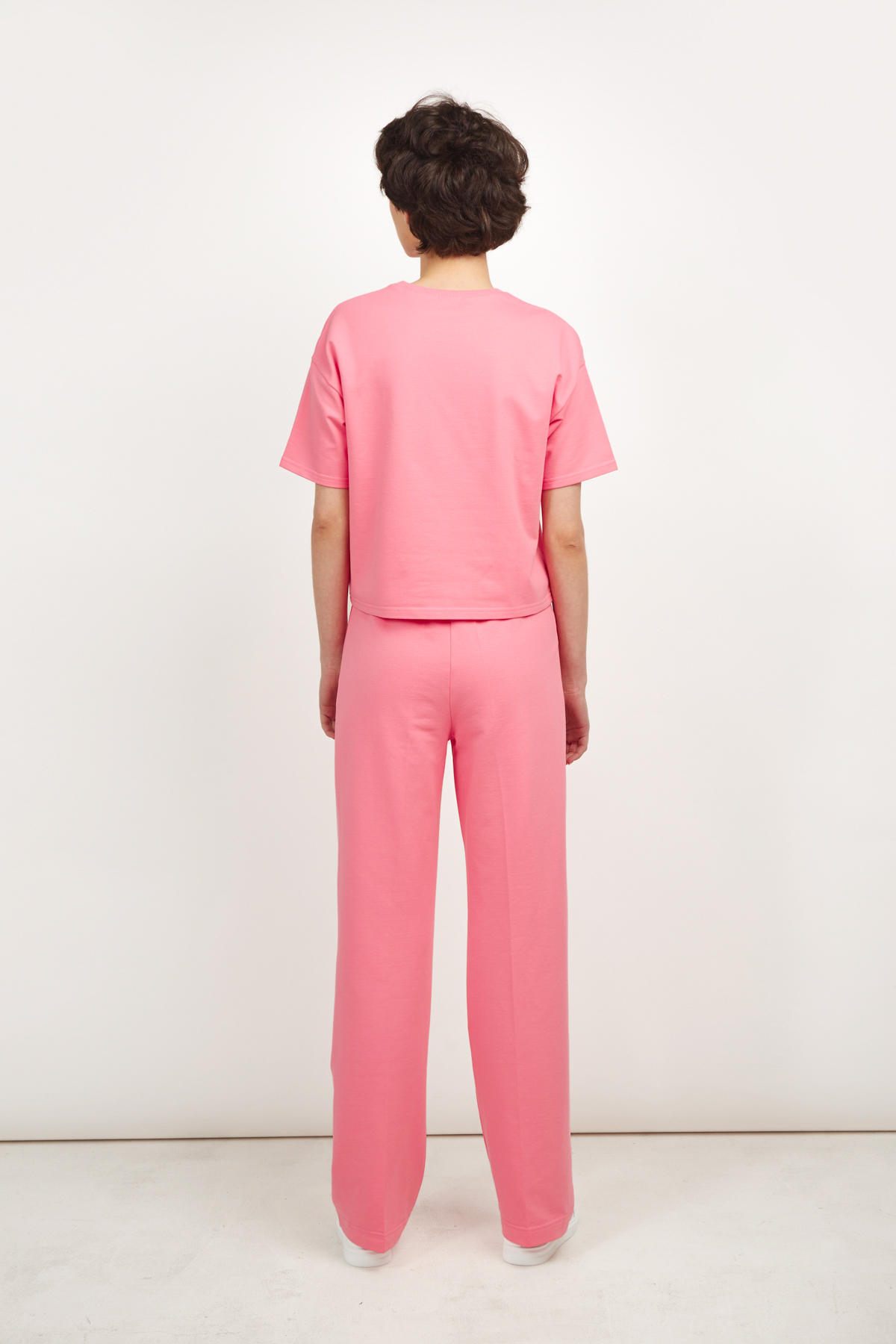 Вкорочена футболка з трикотажу рожевого кольору, фото 4