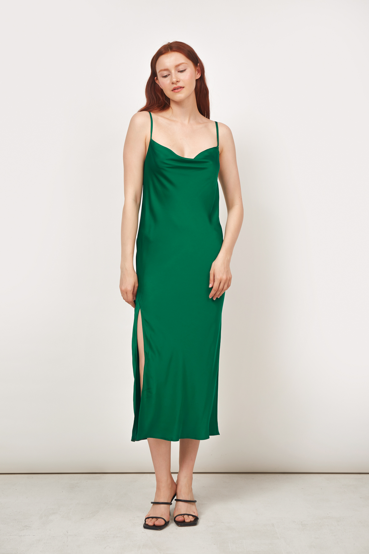 Сатинова сукня-комбінація зеленого кольору, фото 1