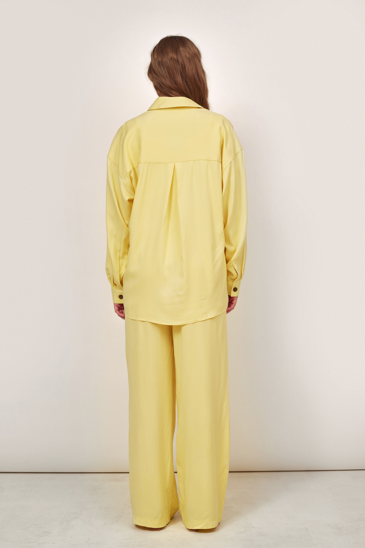 Сорочка з віскози вільного крою жовтого кольору, фото 4