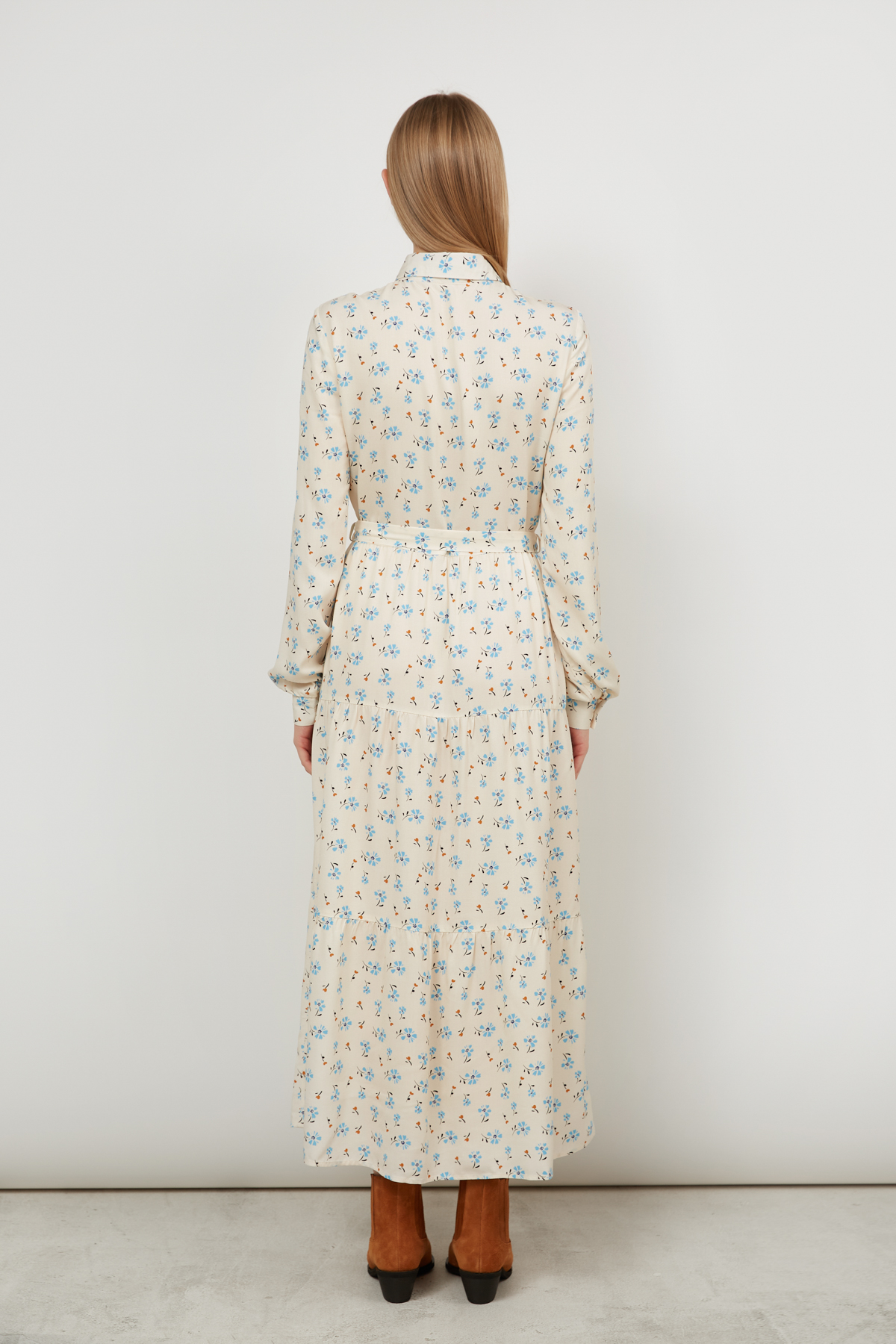 Сукня міді з віскози вільного силуету молочного кольору в квітковий принт, фото 5