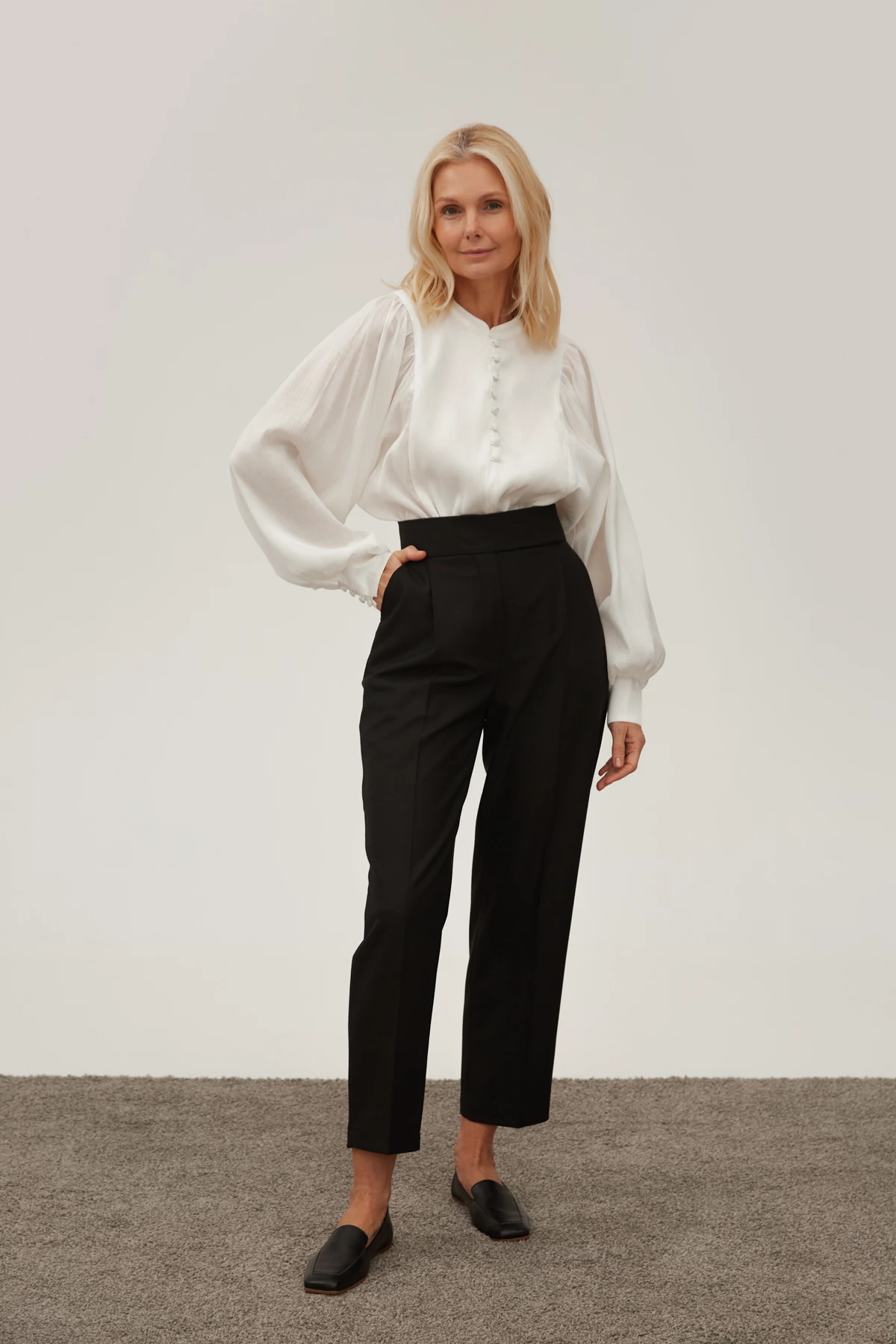 Black tapered trousers, photo 5