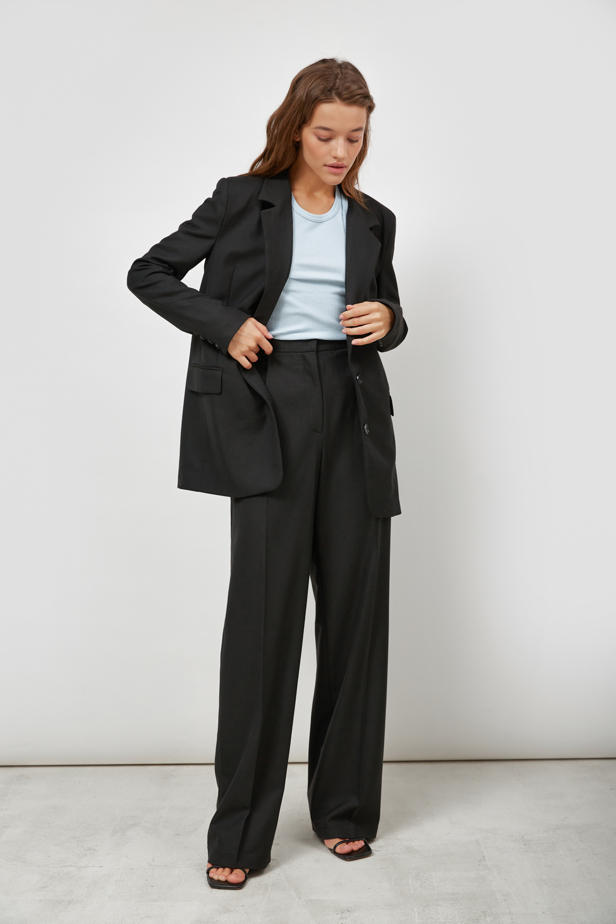 Удлиненные широкие брюки черного цвета с шерстью, фото 1