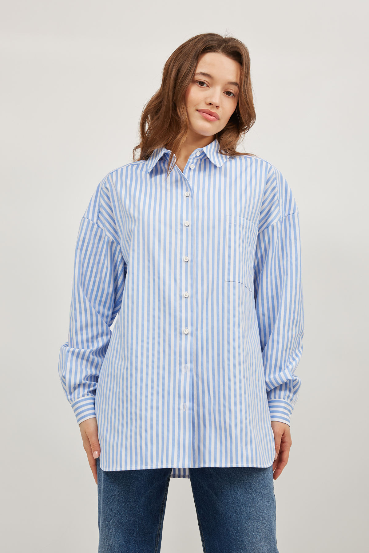 Loose fit shirt in white-blue stripe, photo 2