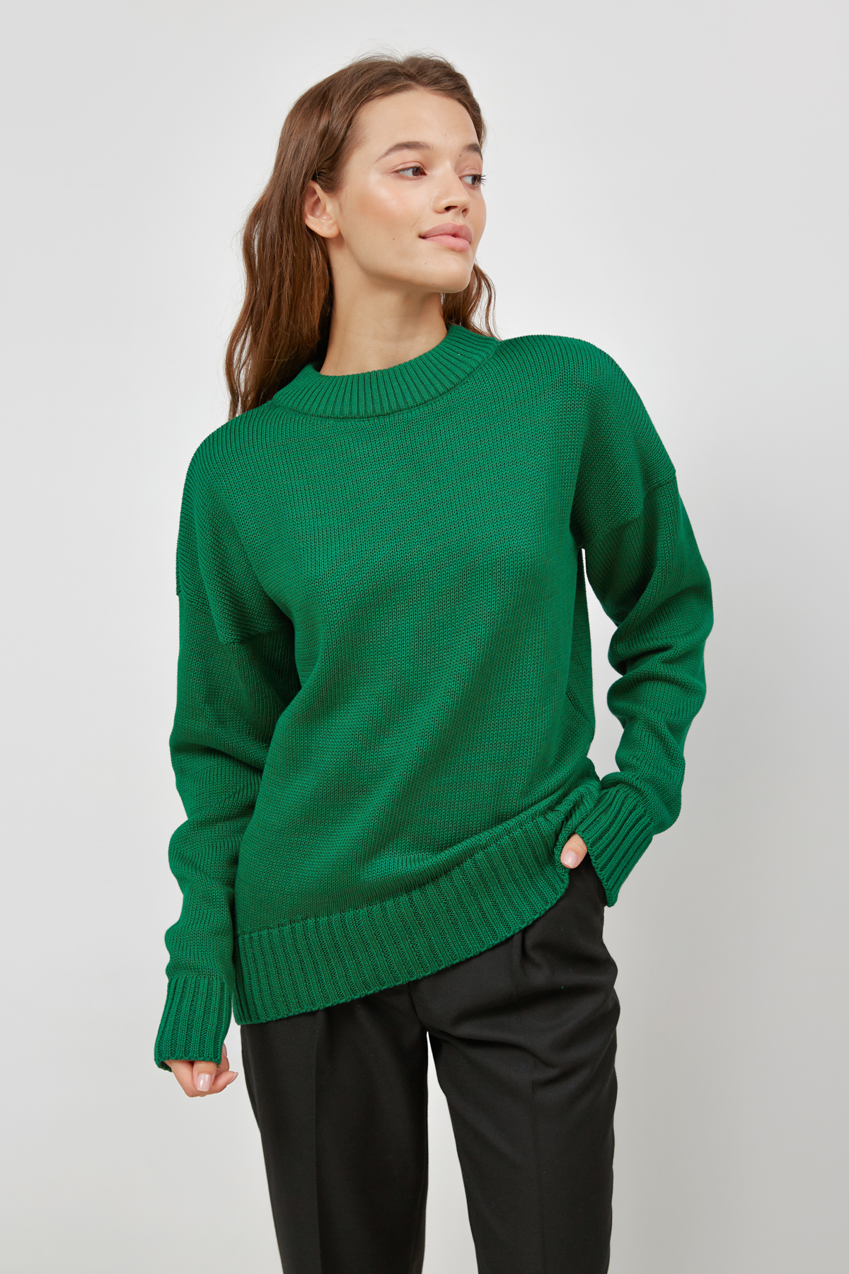 Бавовняний светр вільного крою зеленого кольору, фото 2