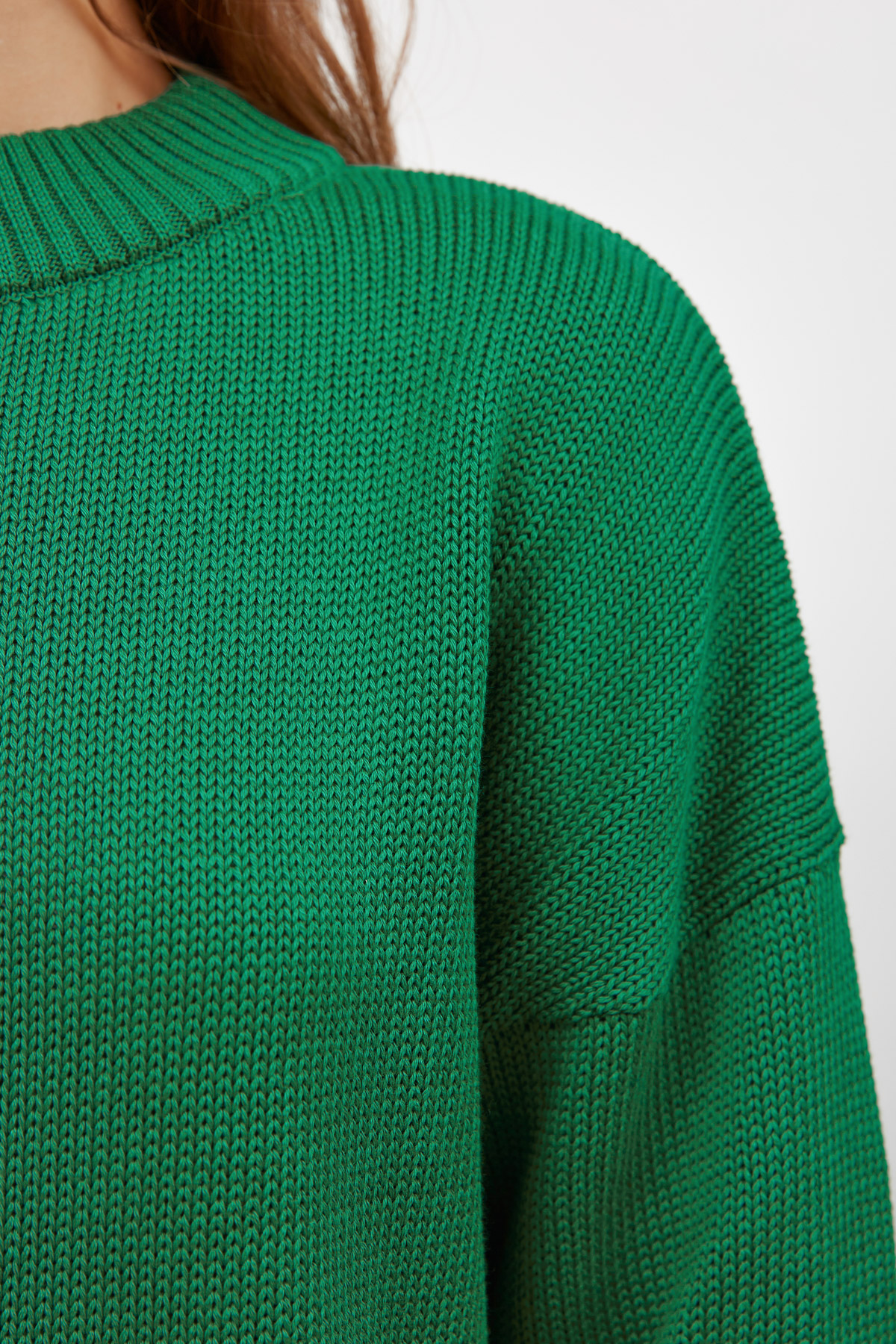 Бавовняний светр вільного крою зеленого кольору, фото 3