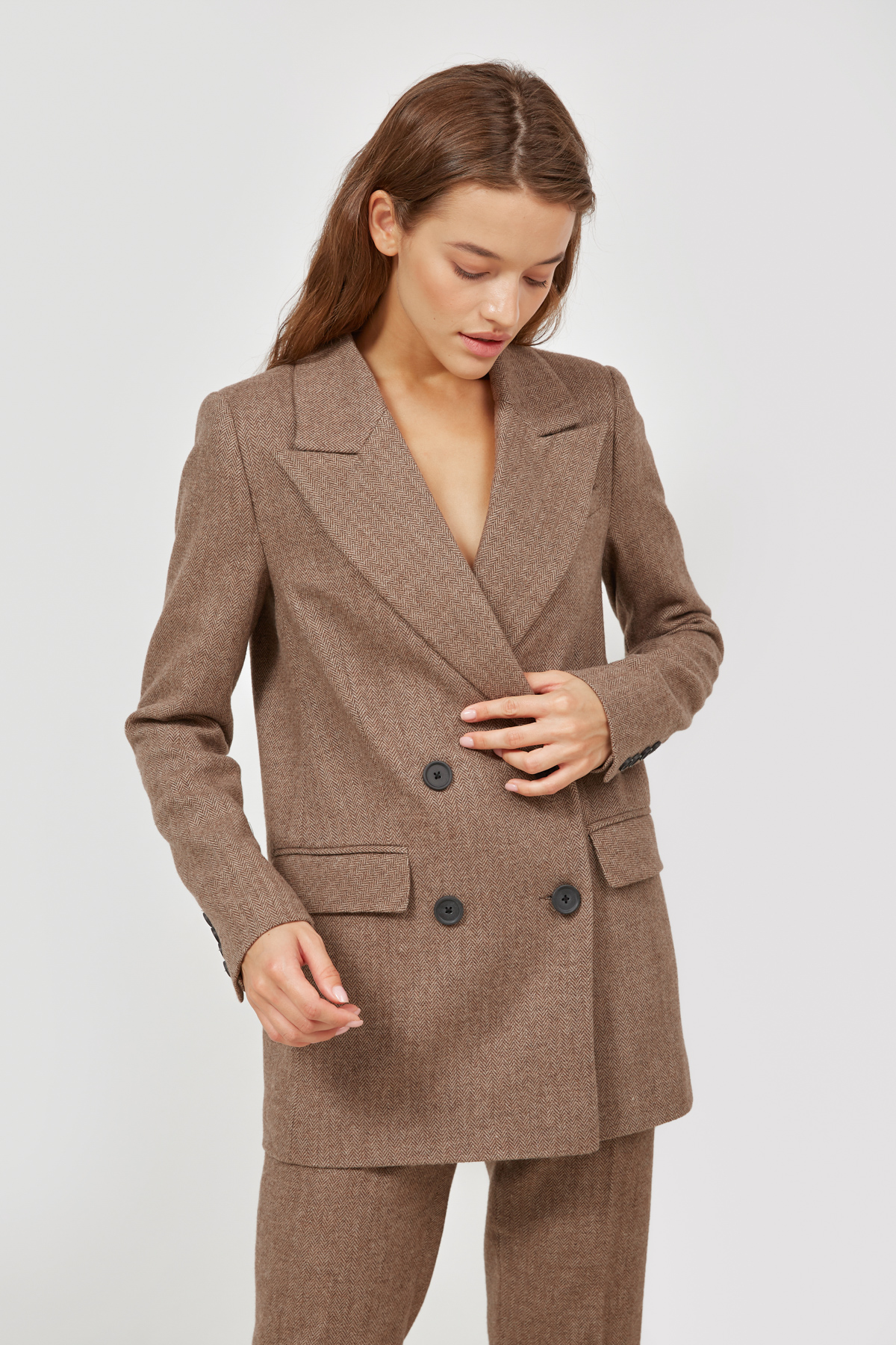 Double-breasted jacket with wool in brown herringbone print, photo 4