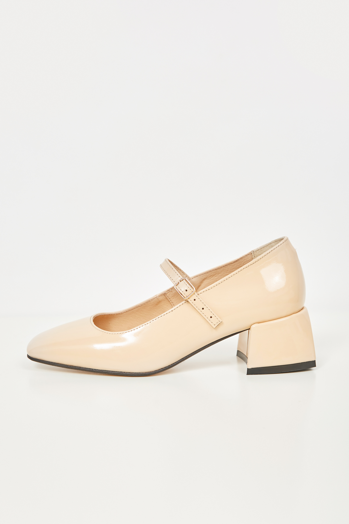Beige patent leather shoes, photo 1