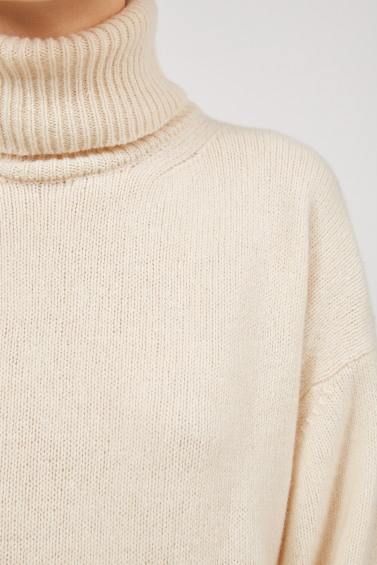 Cashmere milk knitted oversized sweater, photo 6