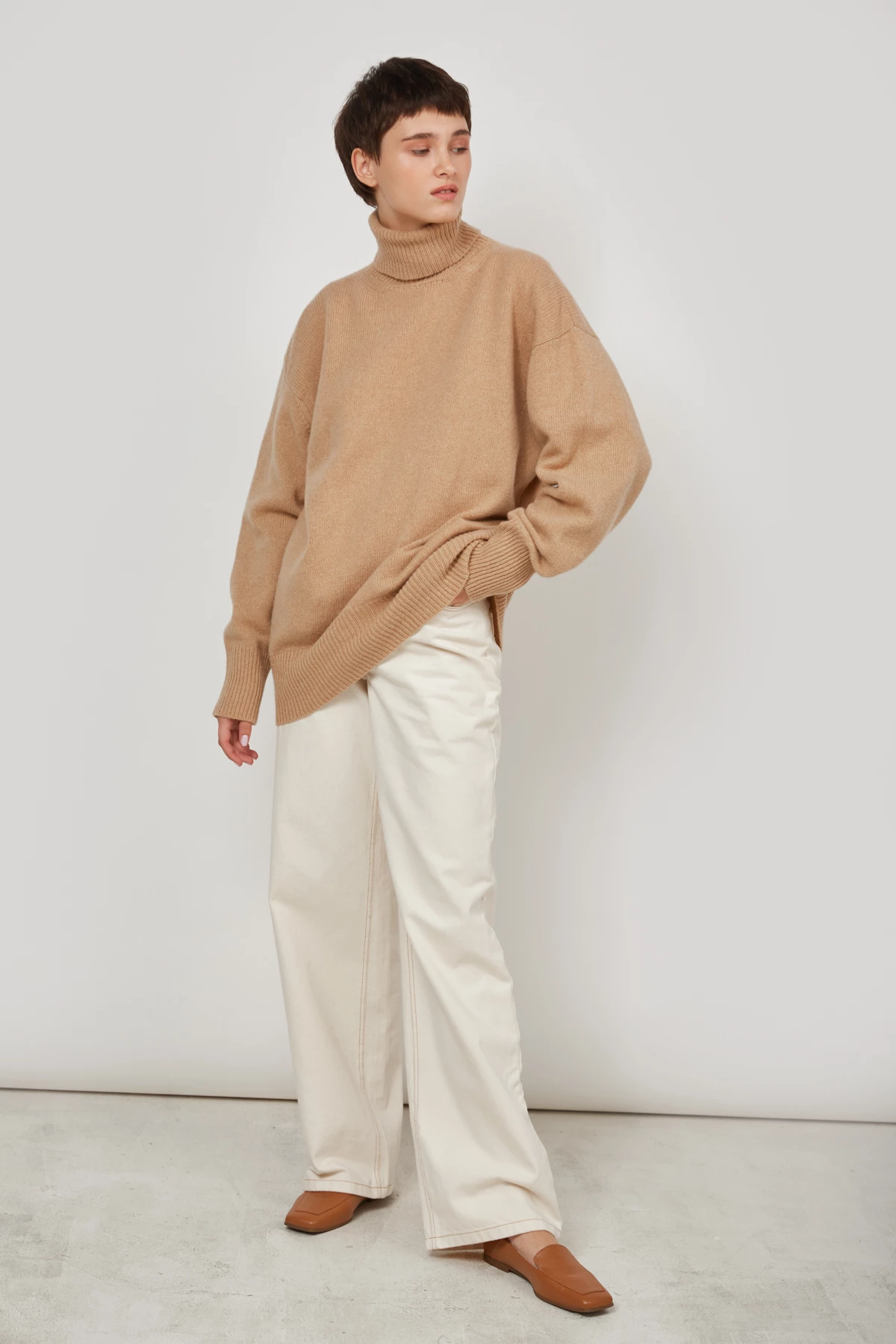 Cashmere beige knitted oversized sweater, photo 1