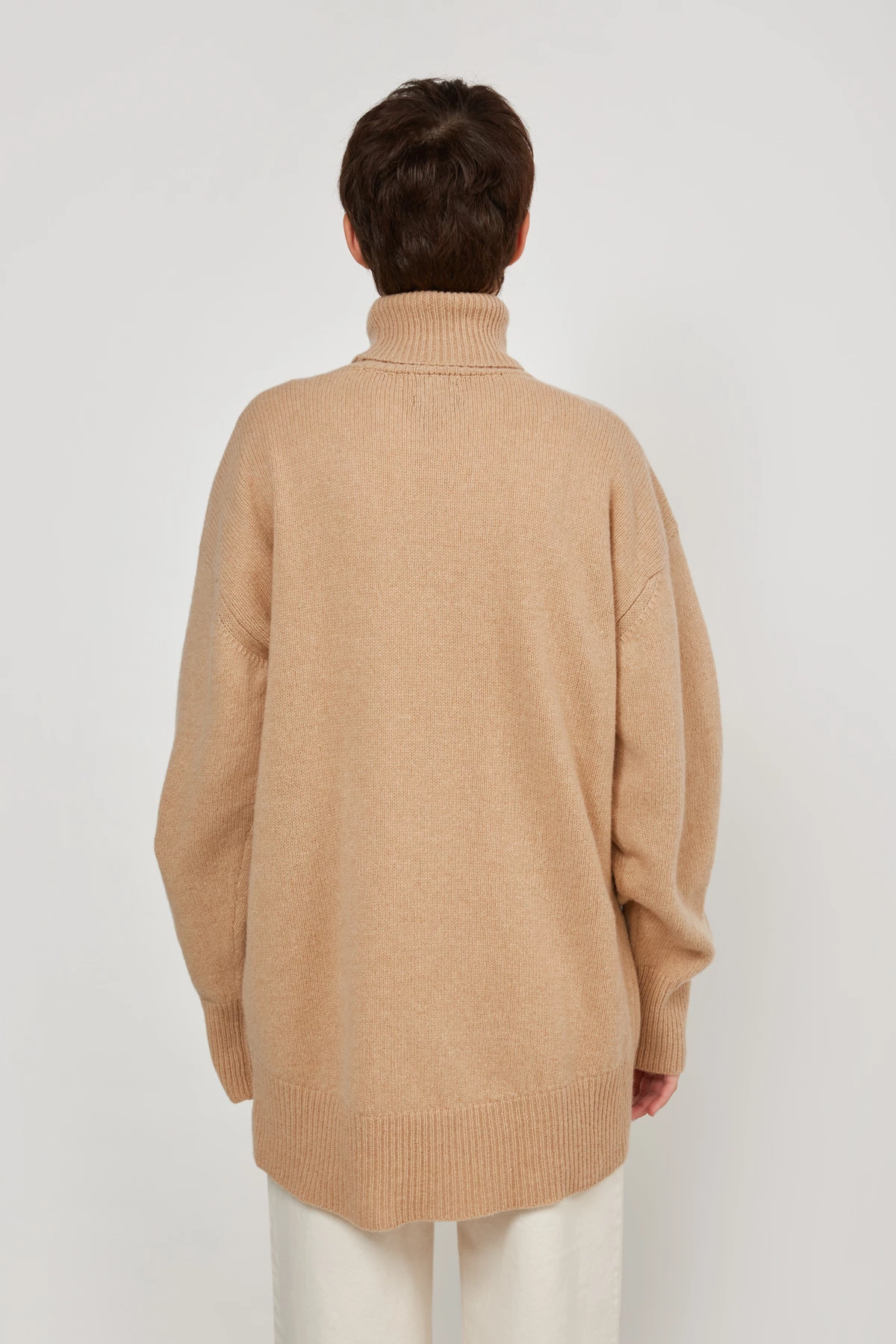 Кашеміровий бежевий об'ємний светр з горловиною, фото 5