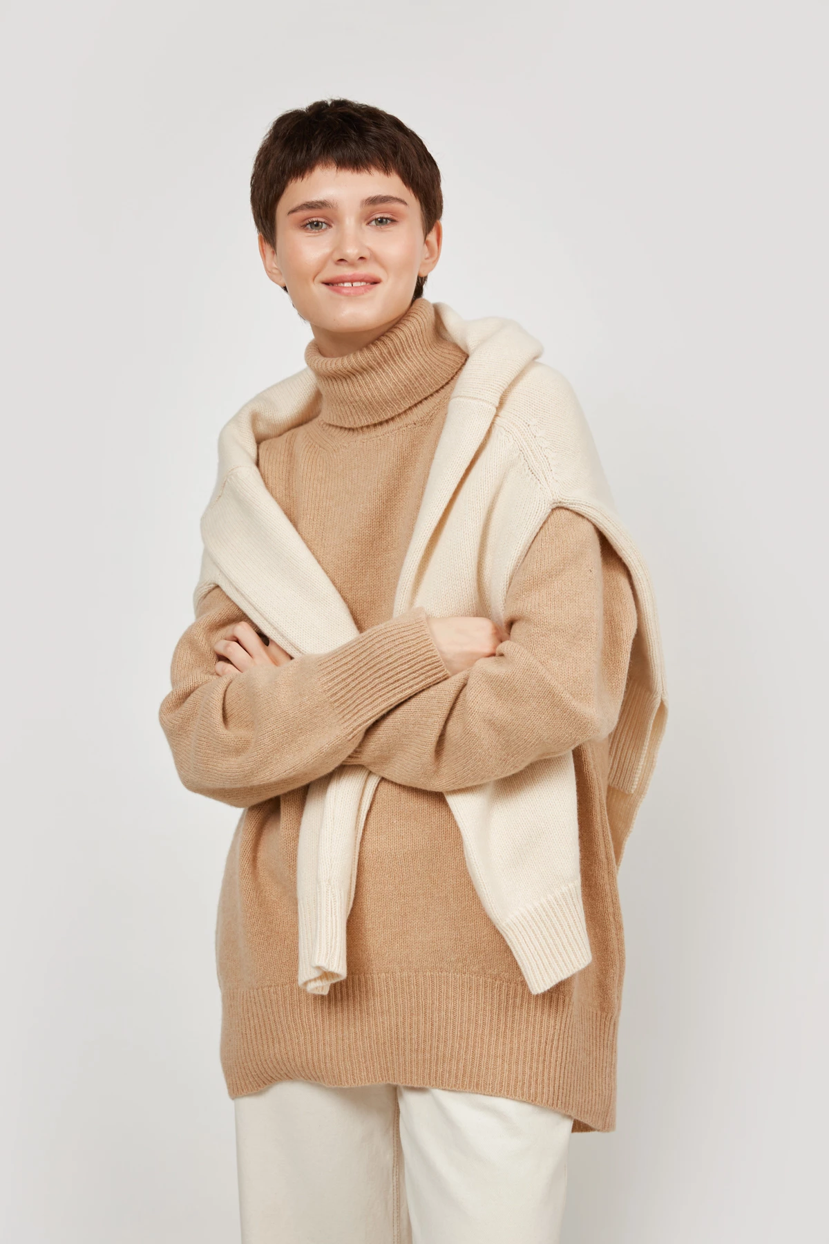 Cashmere beige knitted oversized sweater, photo 7