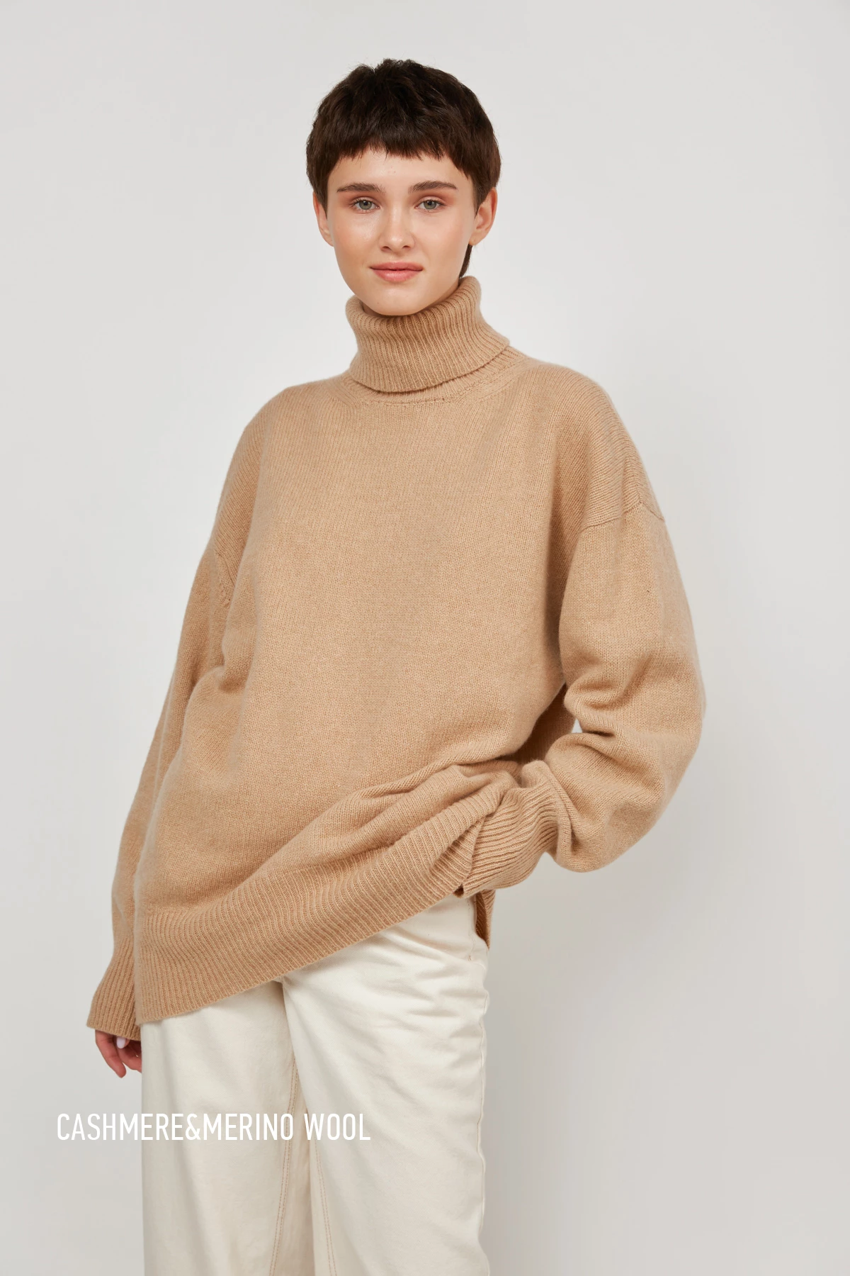 Кашеміровий бежевий об'ємний светр з горловиною, фото 8