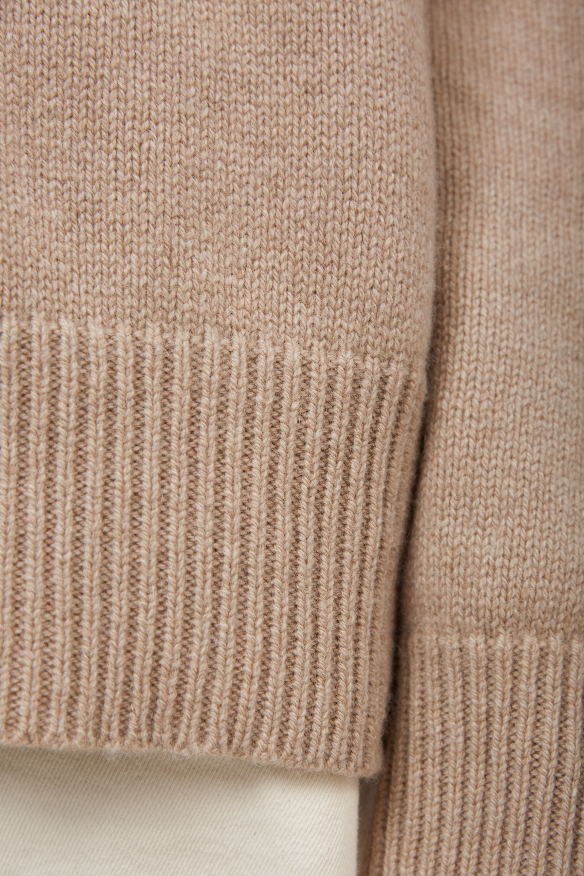Кашеміровий об'ємний светр бежевого кольору, фото 7