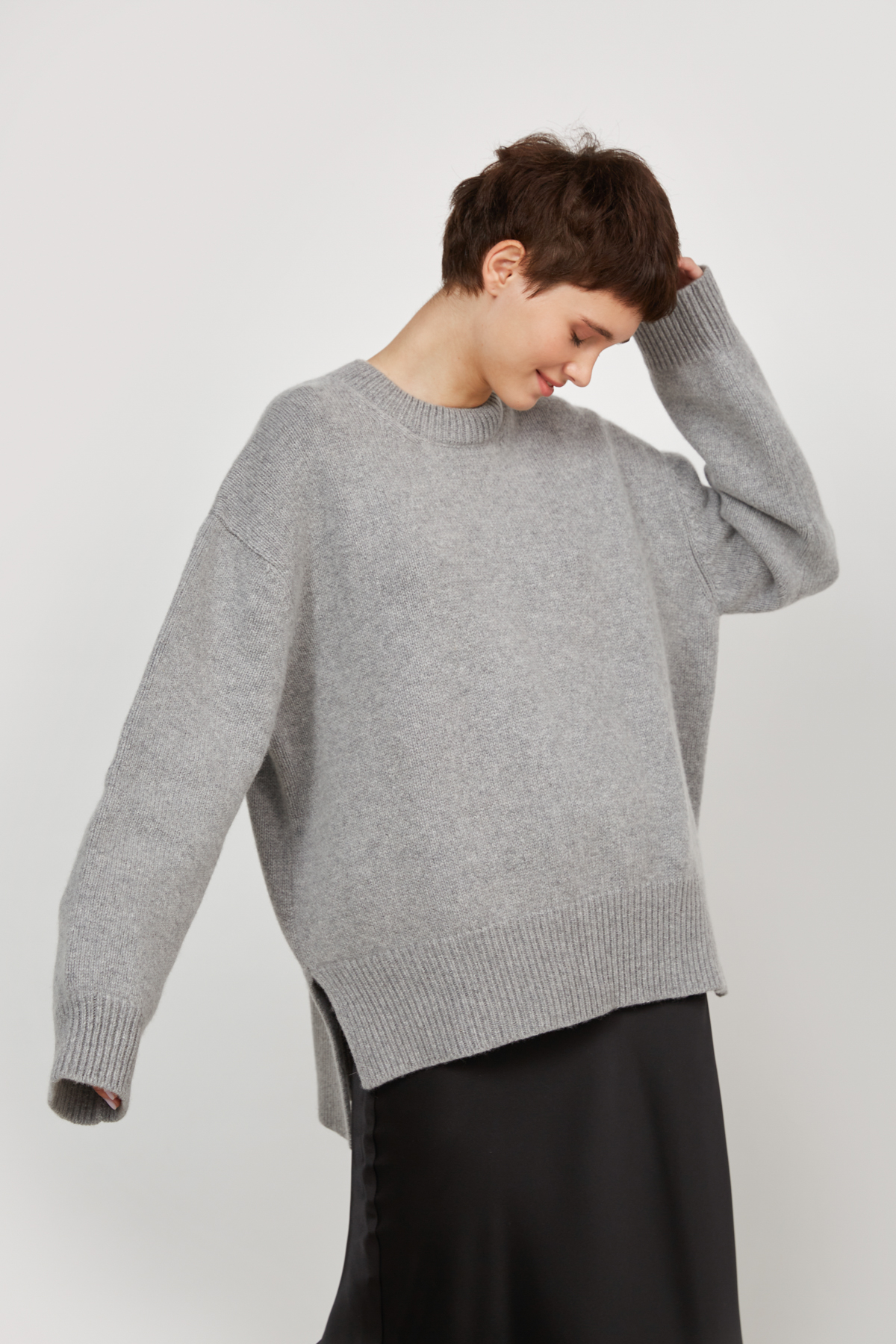 Кашеміровий об'ємний светр сірого кольору, фото 2