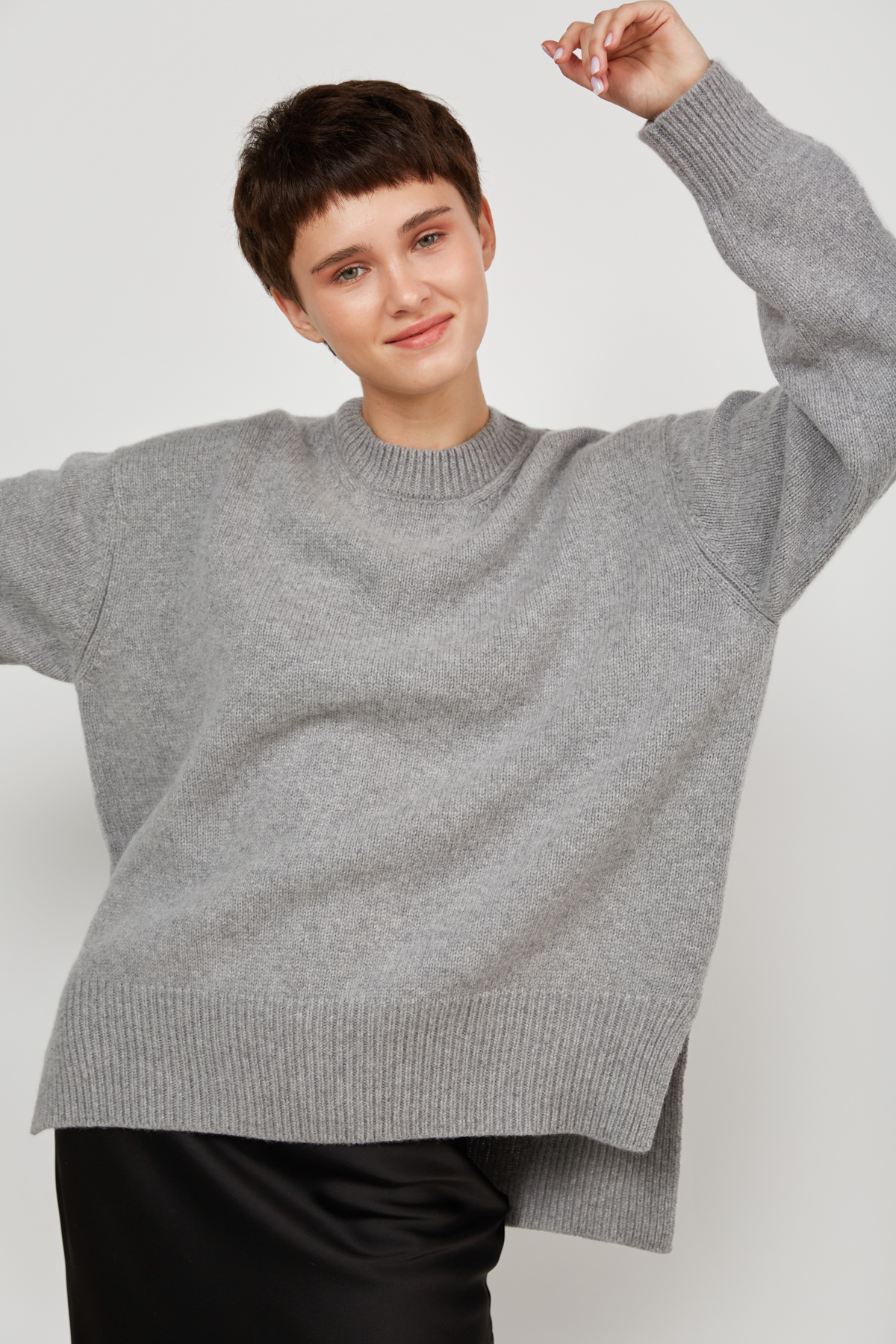 Кашеміровий об'ємний светр сірого кольору, фото 3